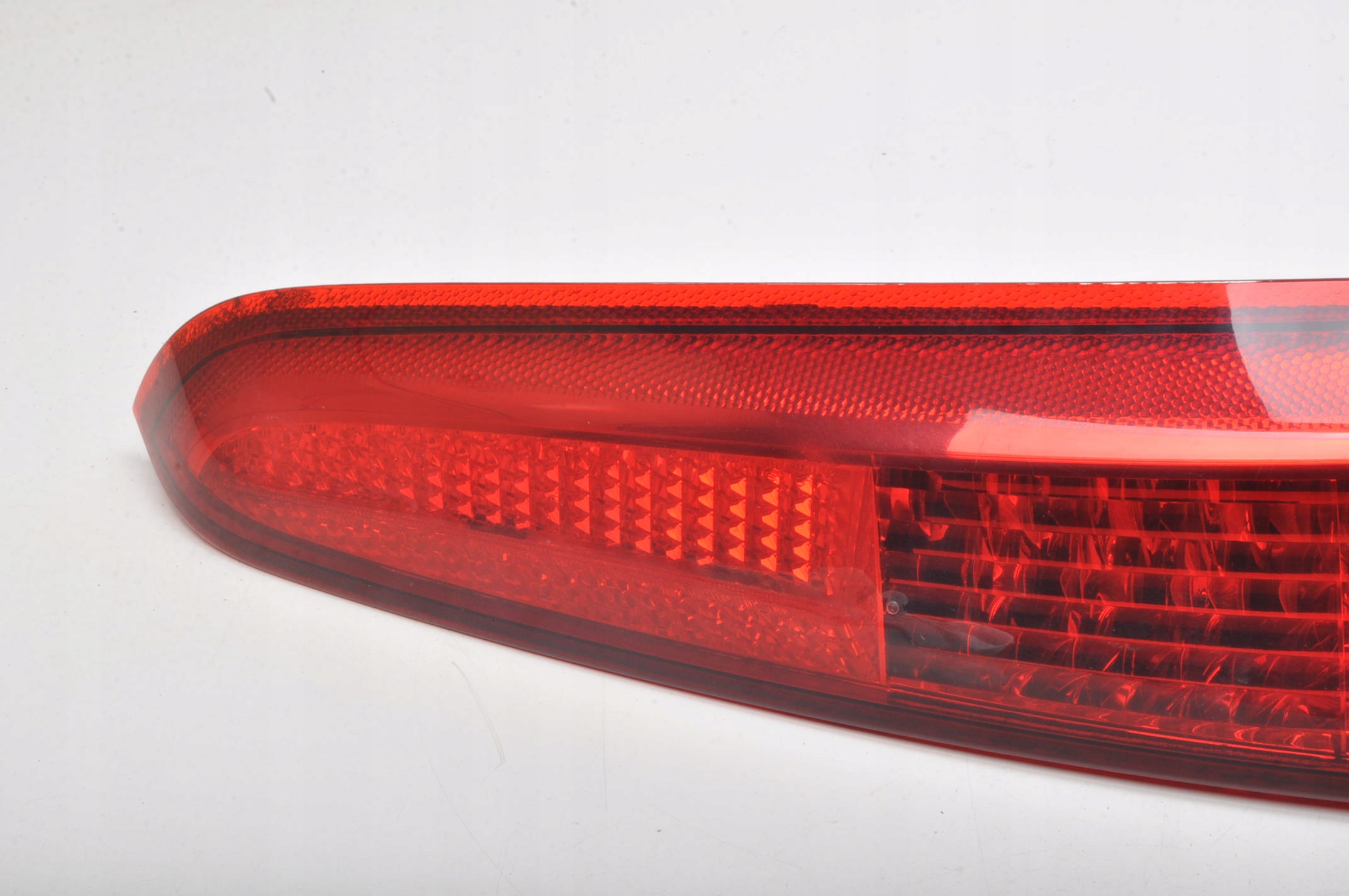 VOLVO V50 LAMPA PRAWA TYLNA PRAWY TYŁ LIFT KOMBI 30744544 Strona zabudowy prawa