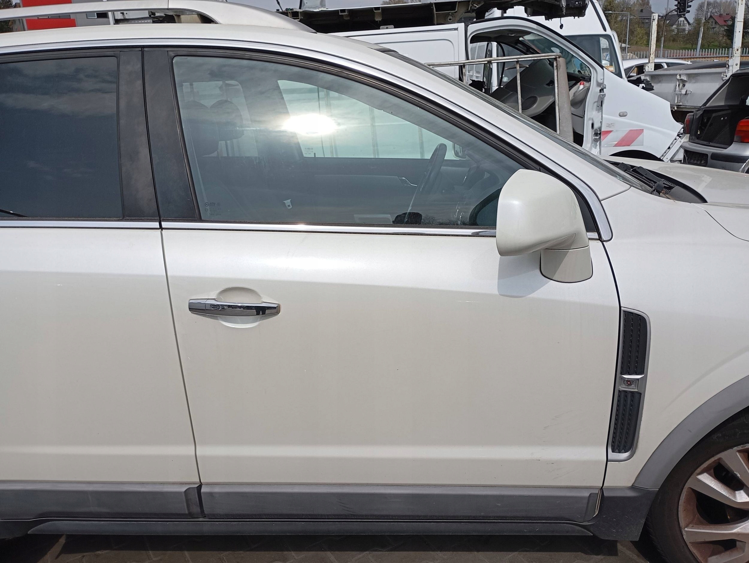 OPEL ANTARA L07 door front front right BIALE GBQ