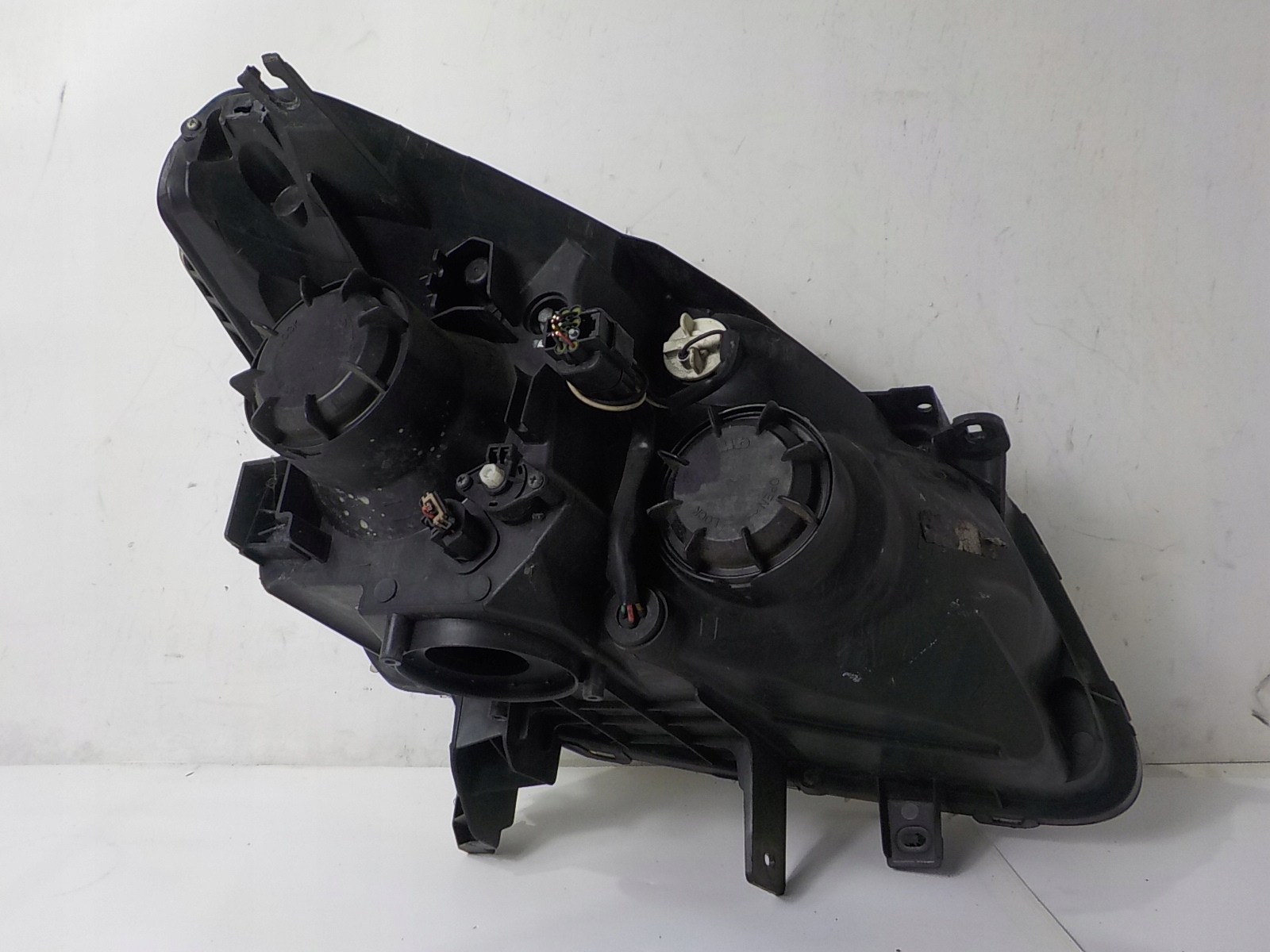 RENAULT KOLEOS XENON light left front front UK