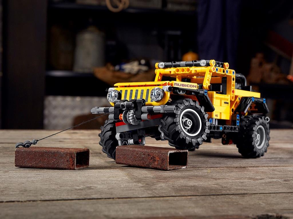 LEGO TECHNICS TERENÓWKA JEEP WRANGLER WYCIĄGARKA Marka LEGO