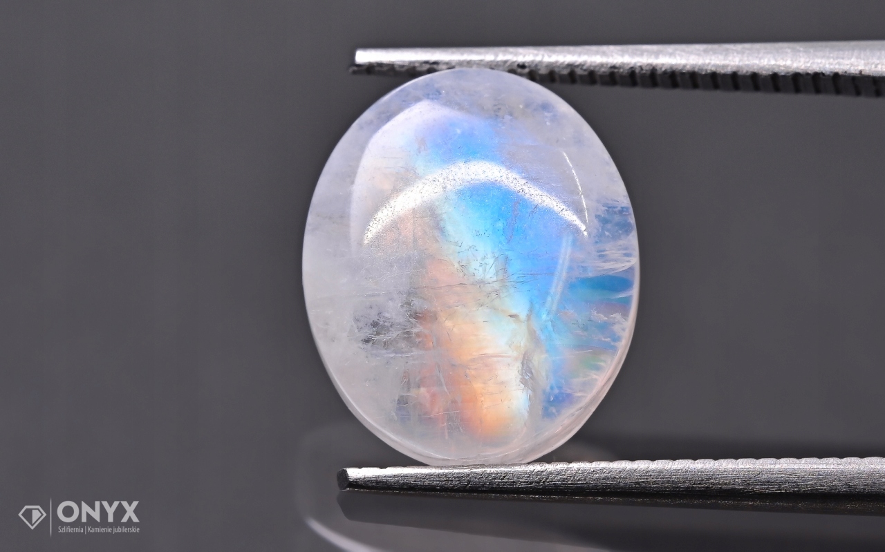 Měsíční kámen konvexní mělký ovál 12x10 mm