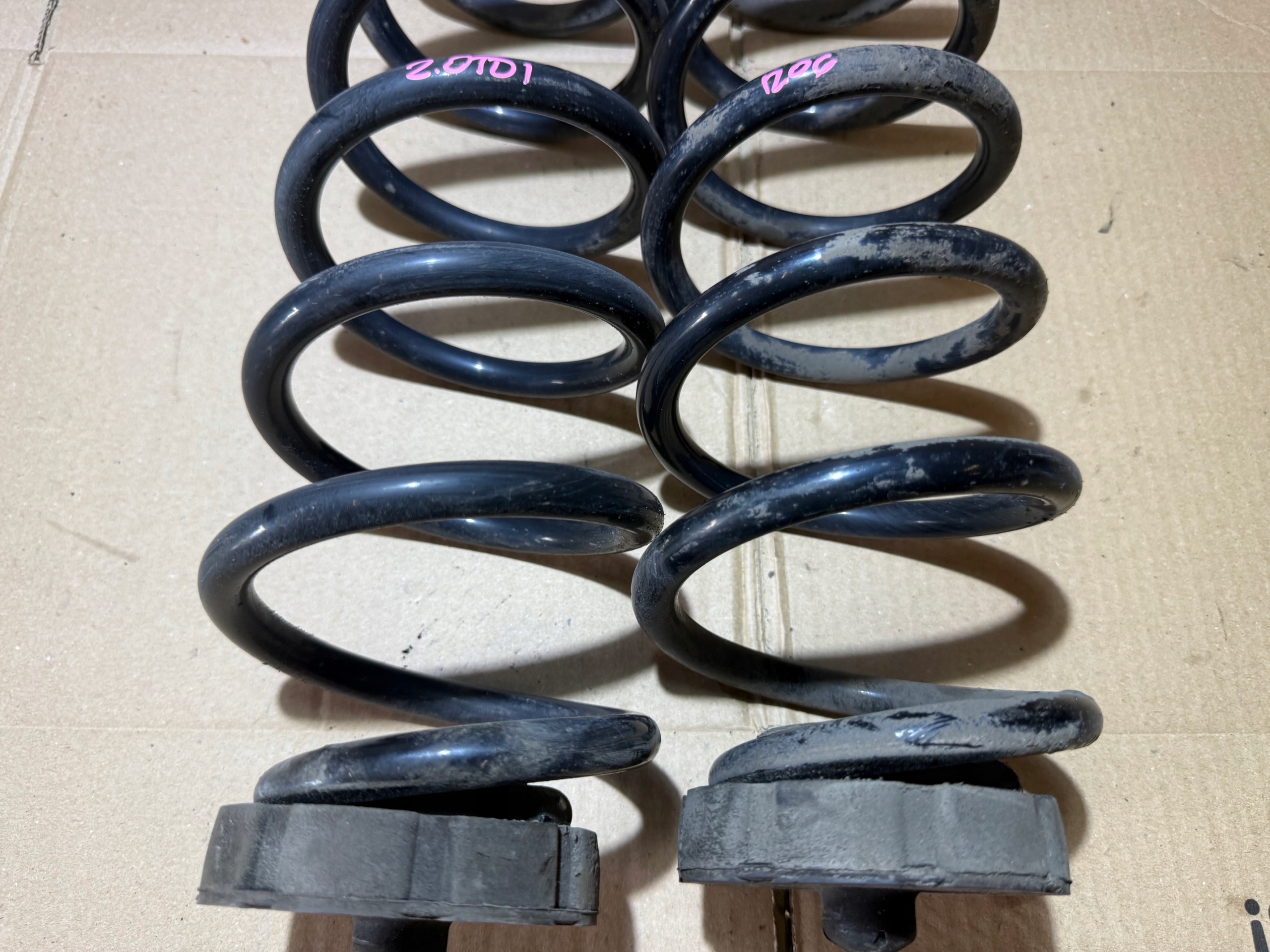 AUDI Q5 8R 2.0 TDI spring springing of the rear rear part left right