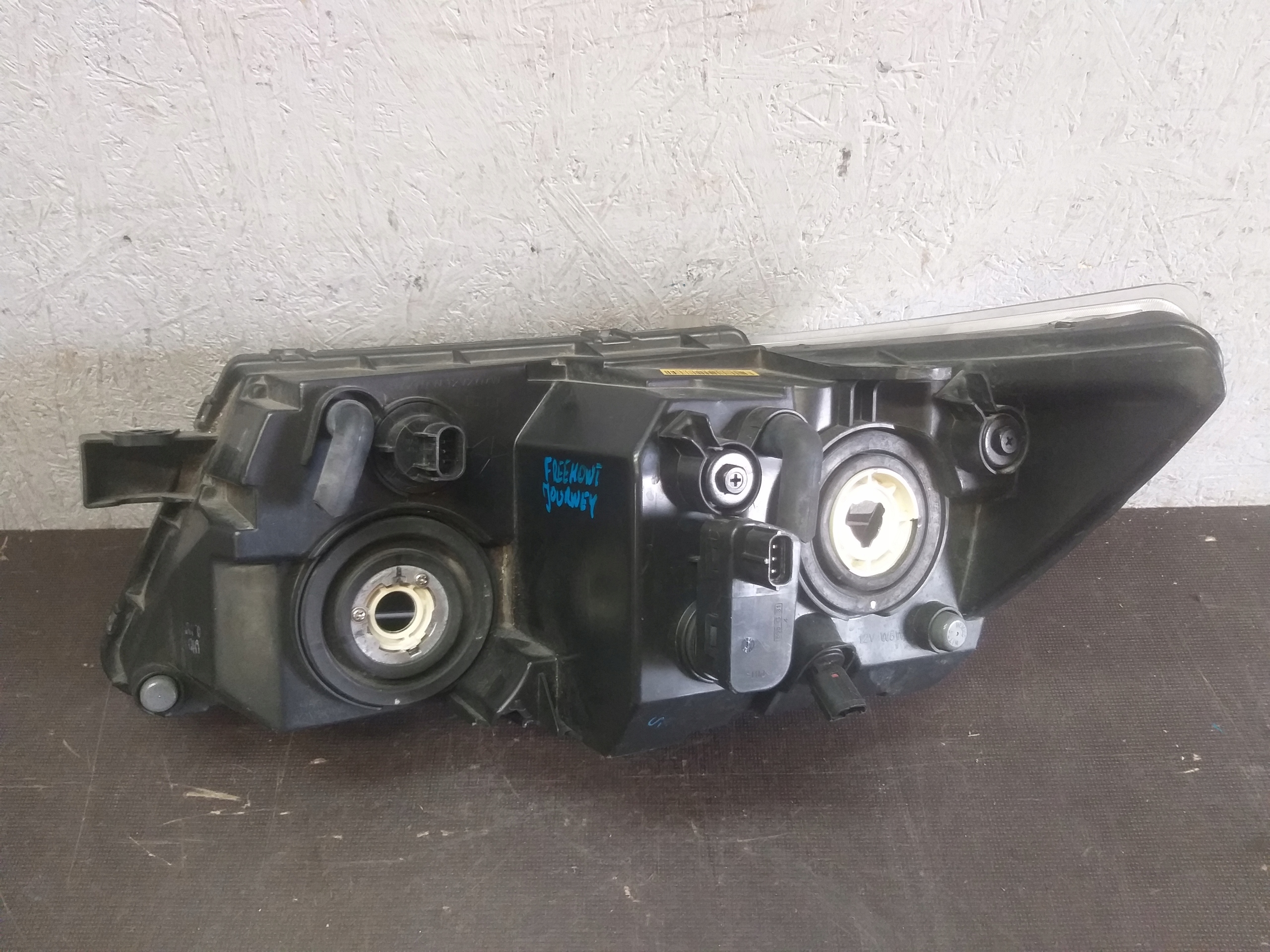 LIGHT FRONT RIGHT FIAT FREEMONT DODGE JOURNEY