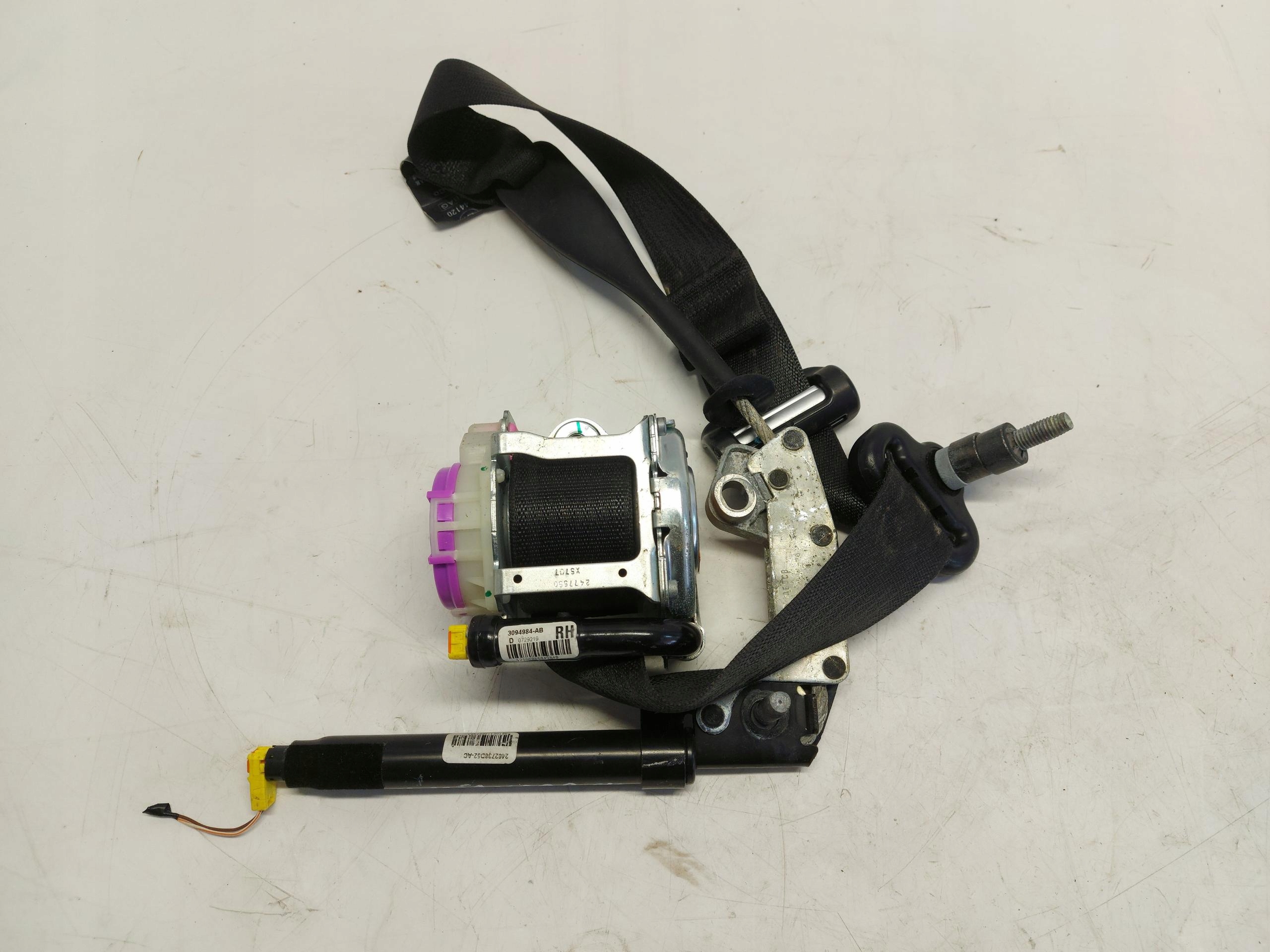 FORD MUSTANG VI Gurten Sicherheits dociag vorne rechts Spanner
