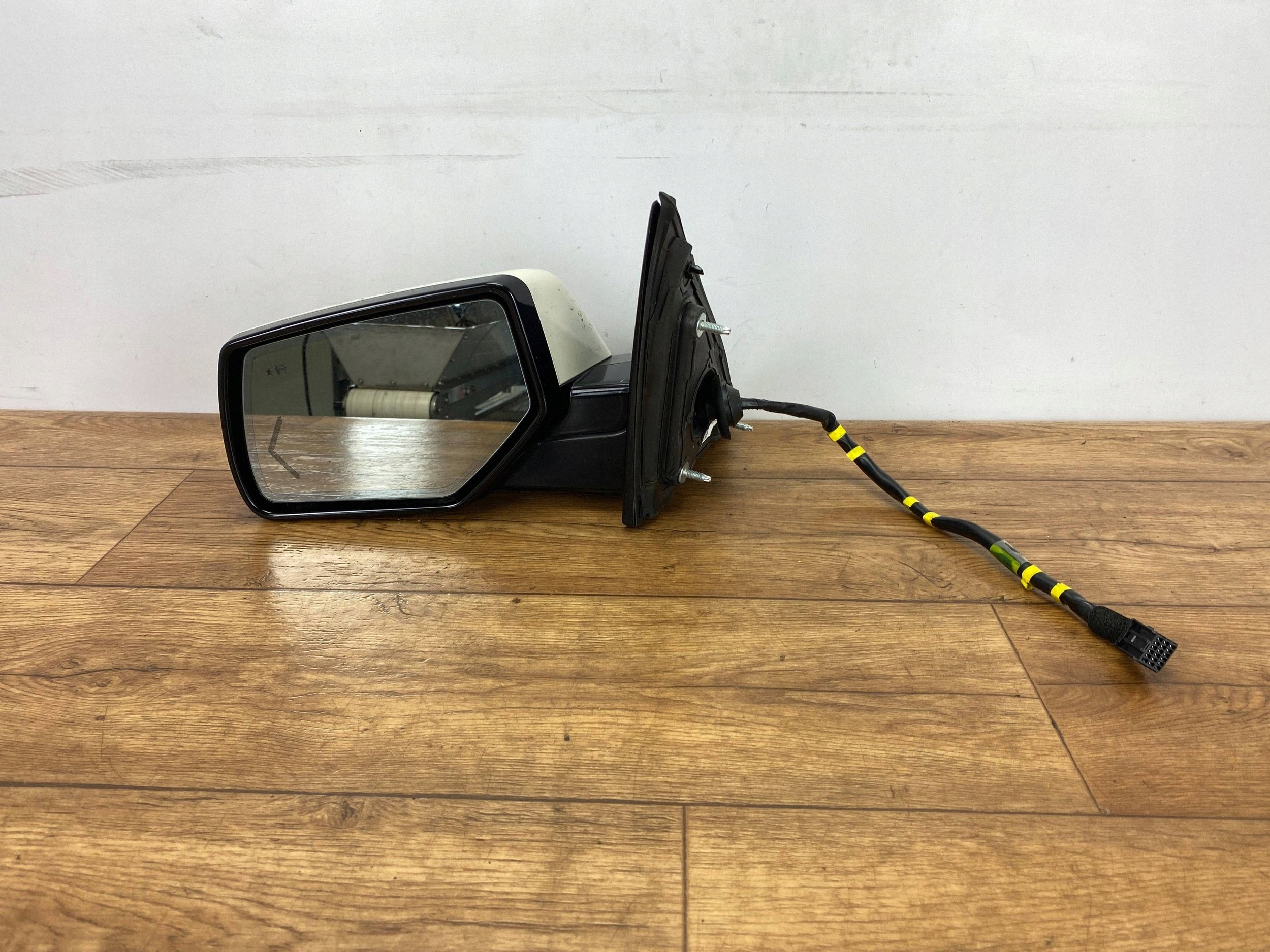 electrics mirror left driver´s 17PIN Cadillac Escalade IV 2015