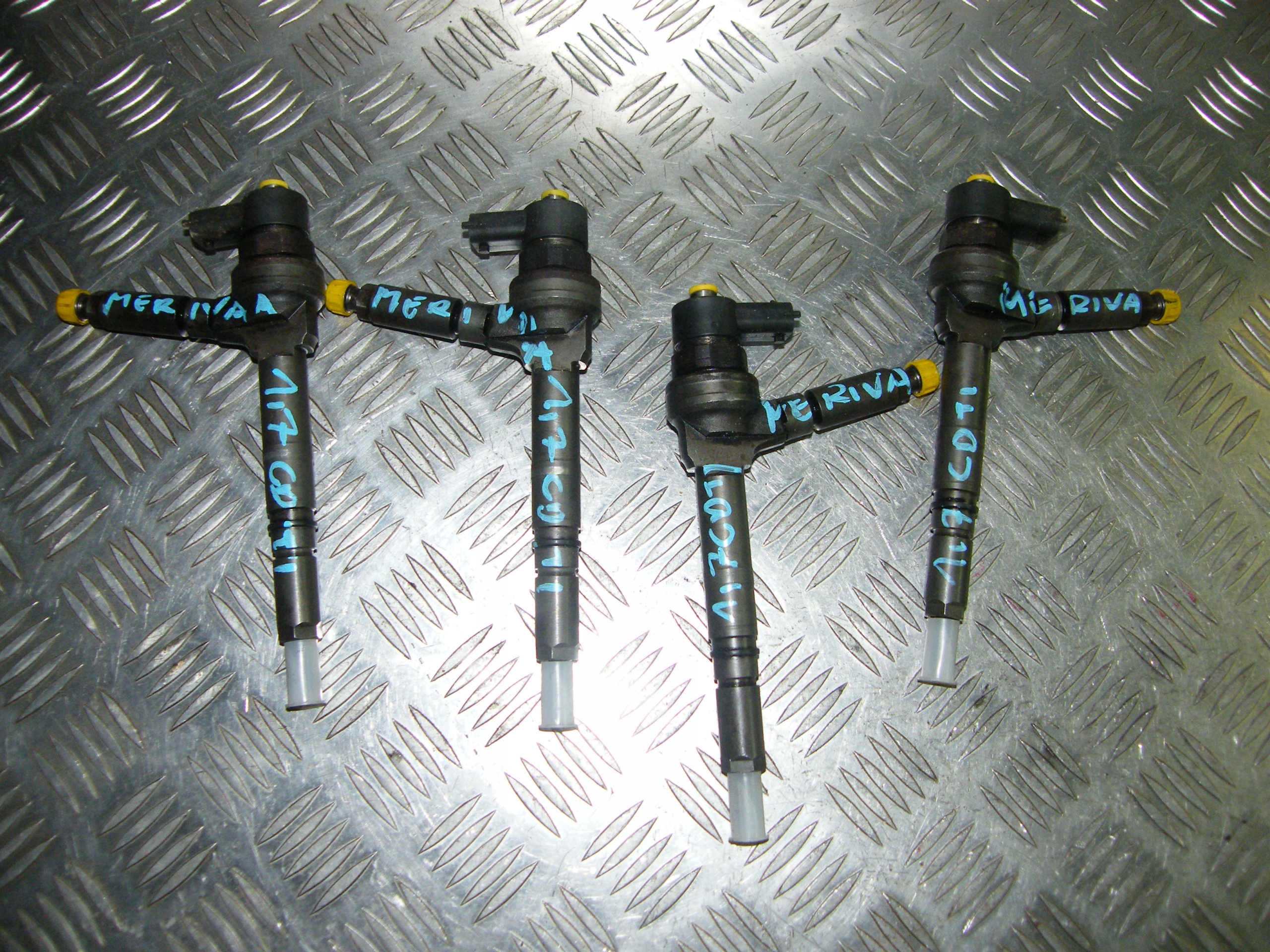 0445110175 - ИНЖЕКТОР 1.7 CDTI ASTRA H CORSA C MERIVA A COMBO