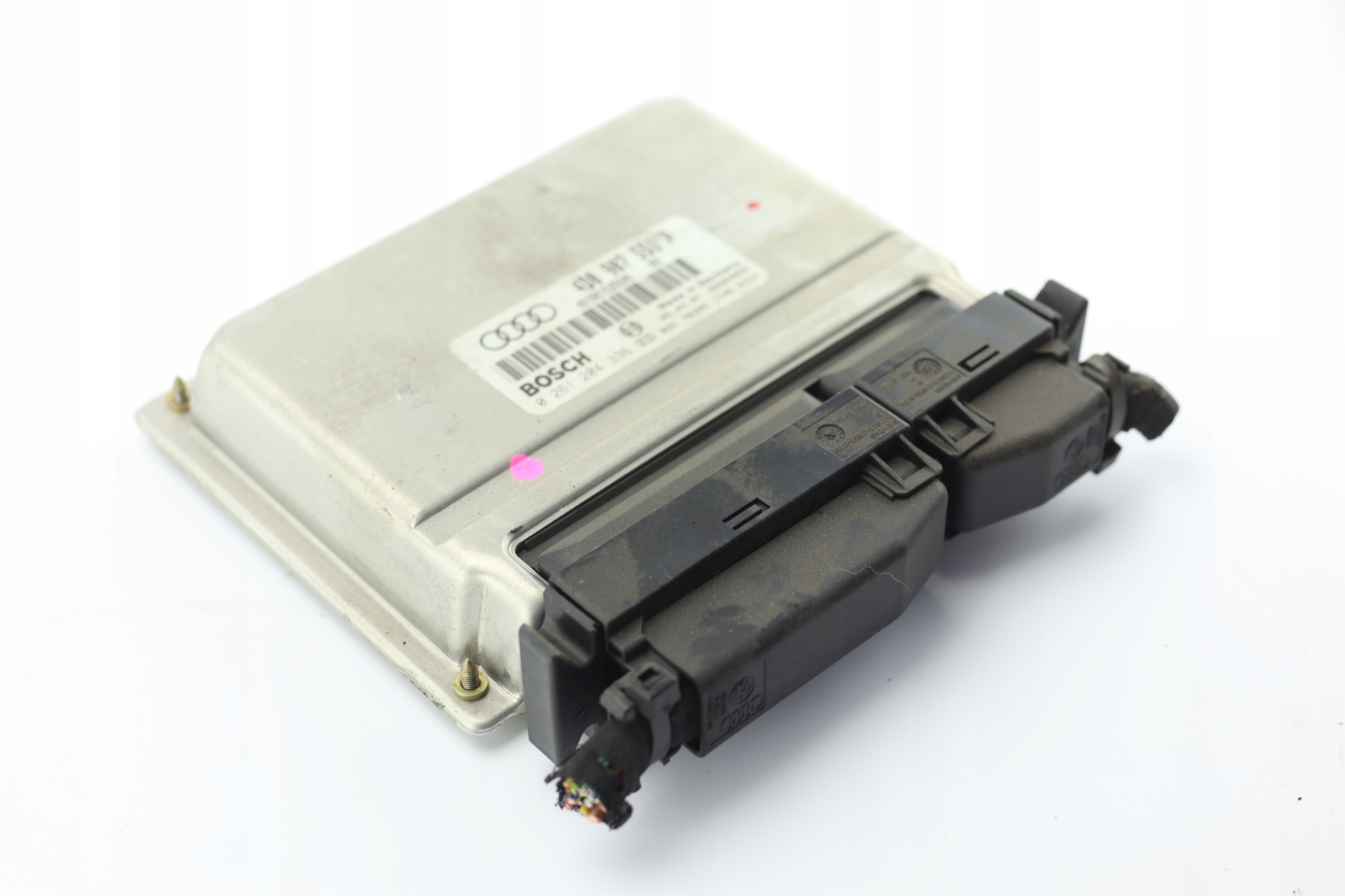 computer control unit of the engine AUDI A6 C5 2.8 V6 193KM 4D0907551P