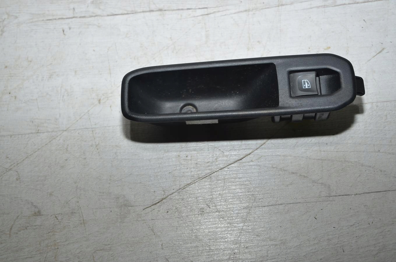 switch windows rear part Dacia Duster II 20r