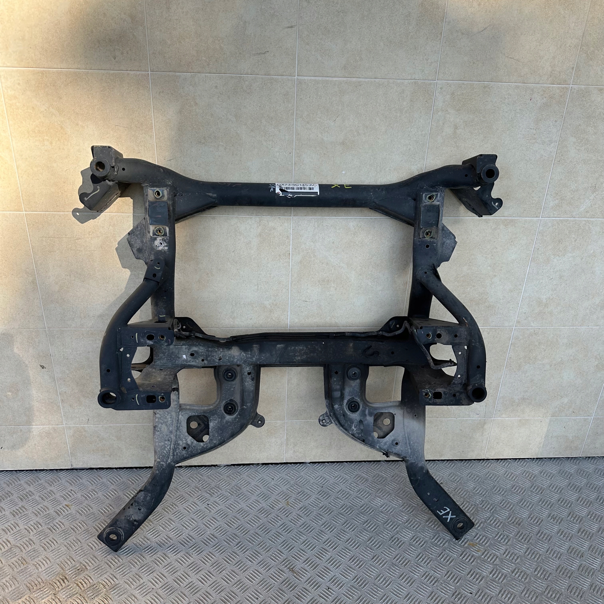 AXLE BEAM SUBFRAME AXLE BEAM FRONT JAGUAR XE 2.0 DIESEL 2015 ROK