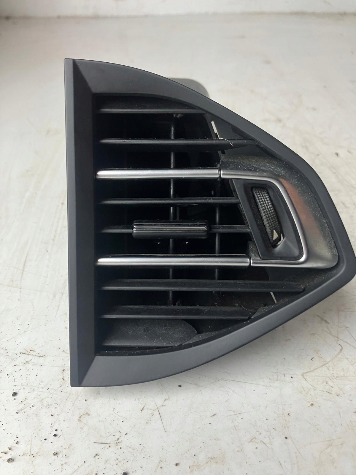 grid air conditioning devices right 96782700 central PEUGEOT 308 T9