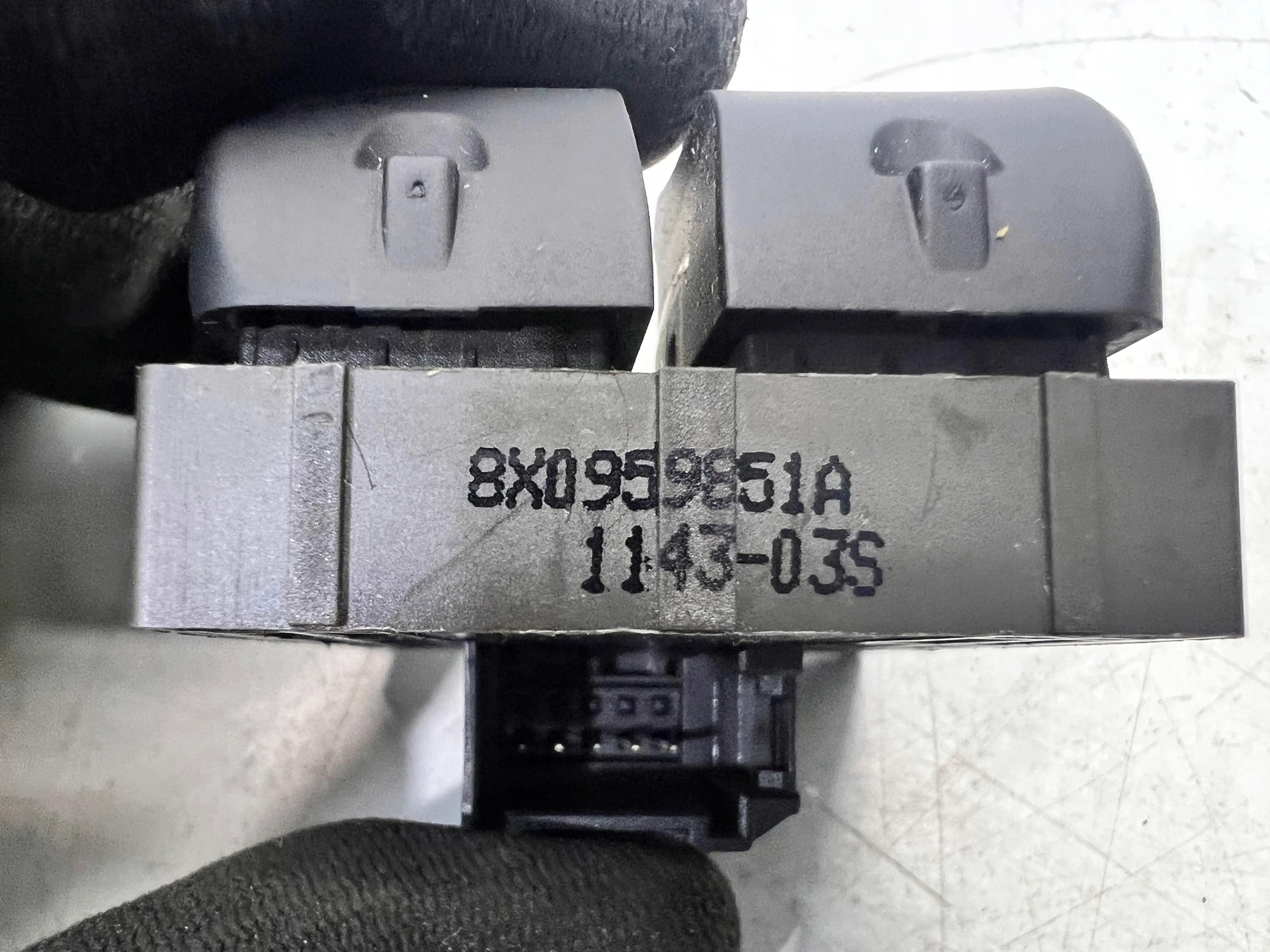 switch switch of the window AUDI A1 8X 8X0959851A KOMPLET 1/25