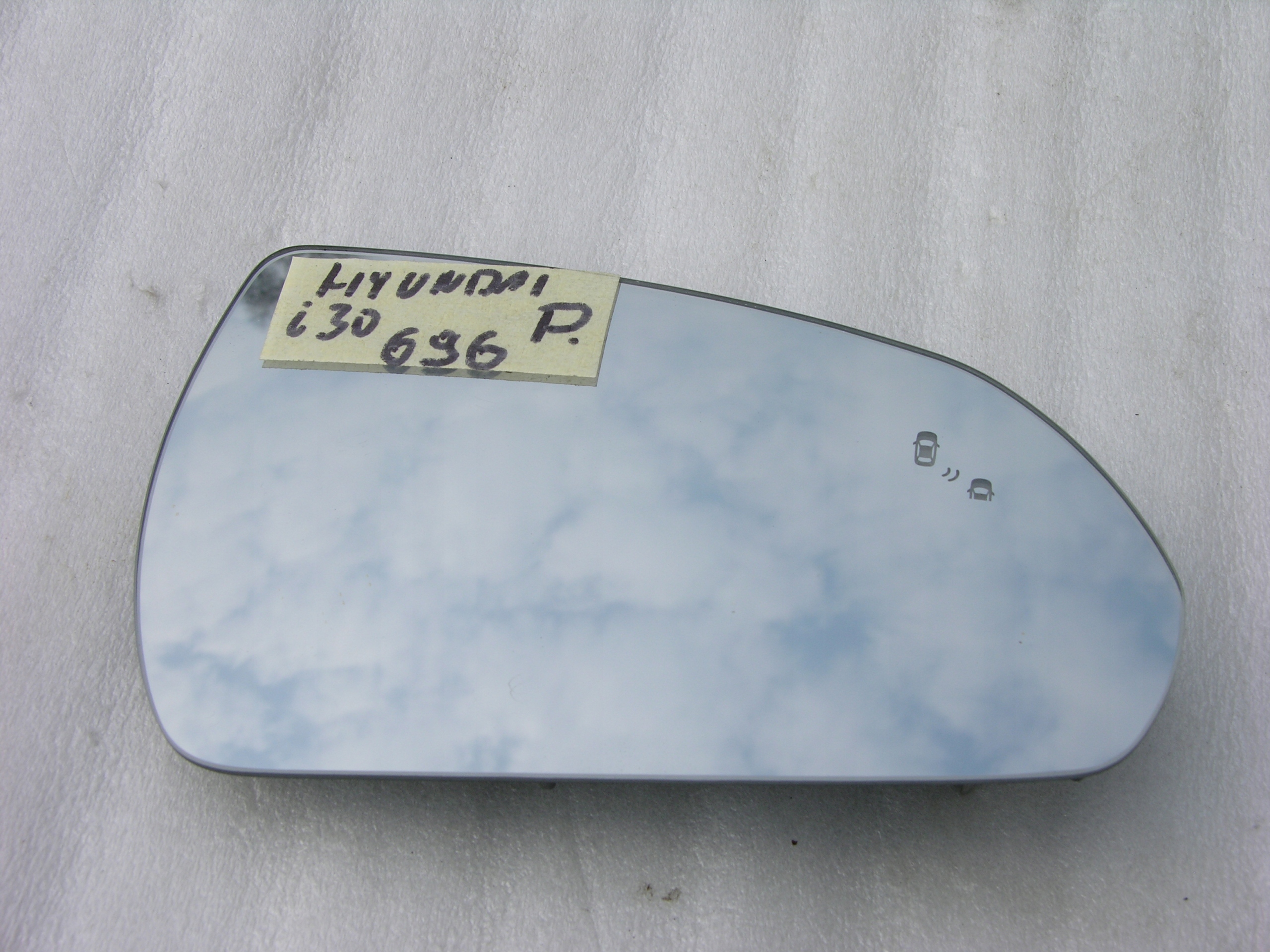 HYUNDAI i30 17 20 WKLAD LUSTERKA PRAWY ASYSTENT Parts manufacturer Hyundai original OE