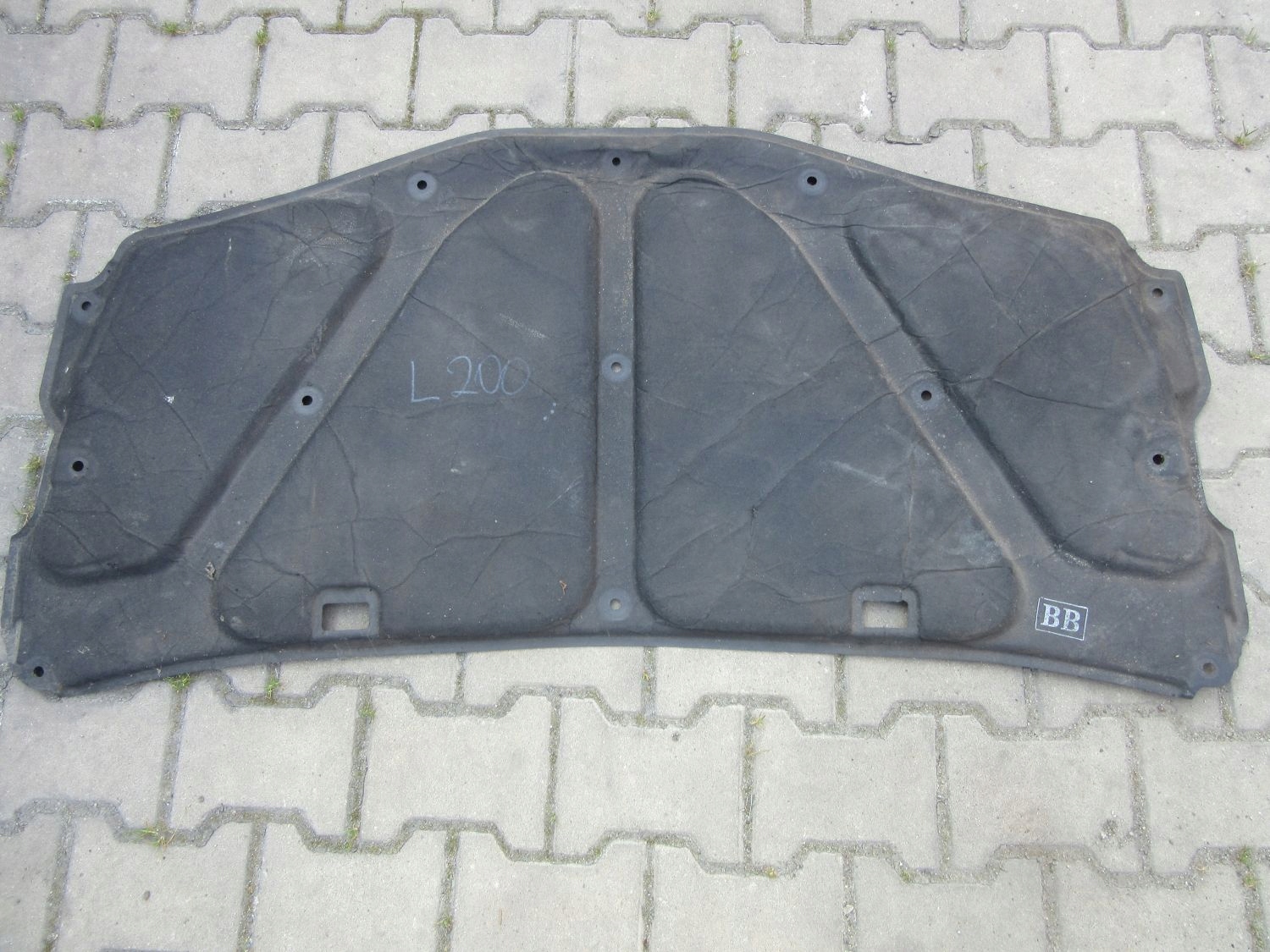 Mitsubishi L200 немой звукоизоляция капота