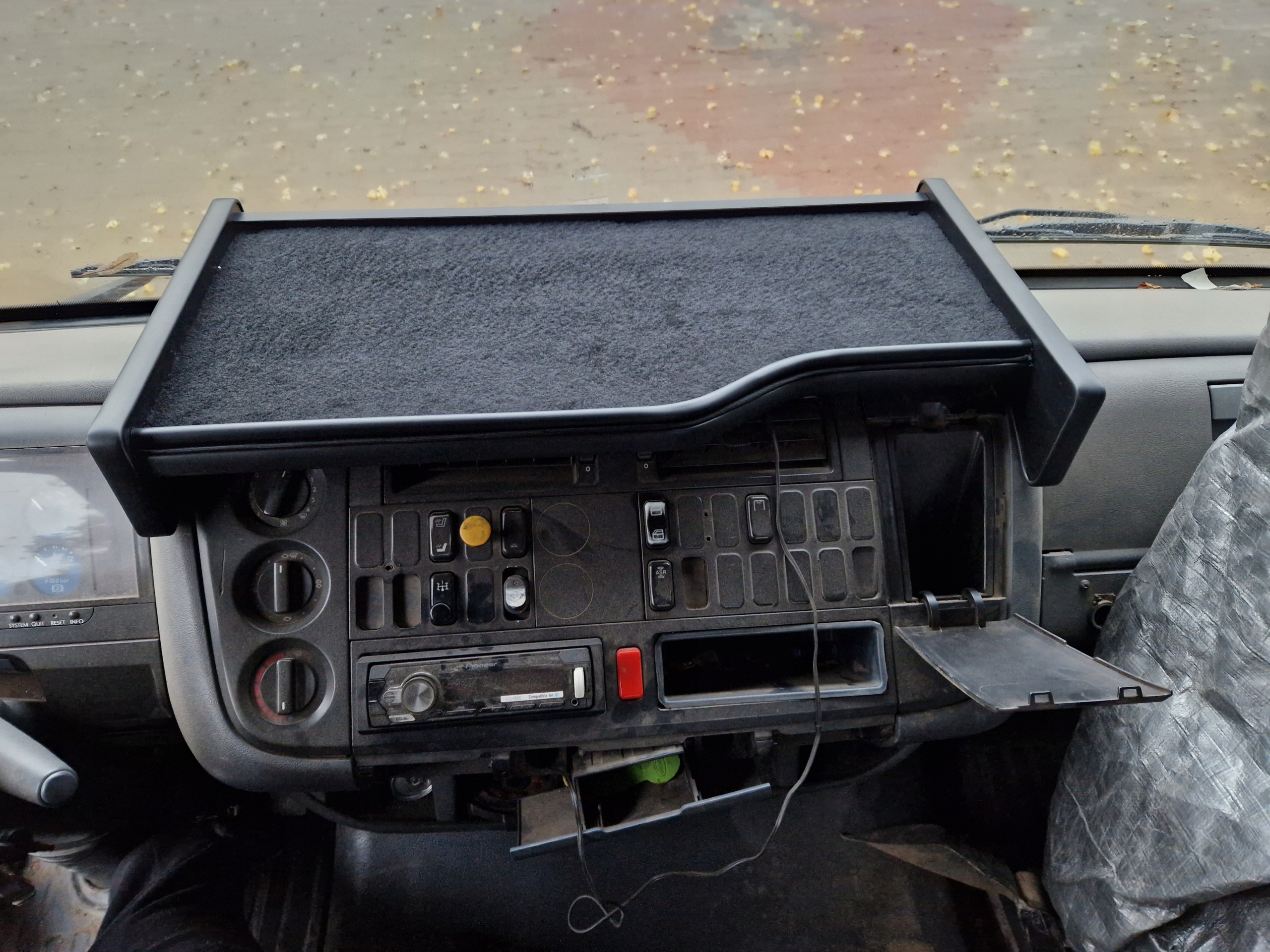 Policový Stolek Na Kokpit Mercedes Atego/axor Od Roku 1996