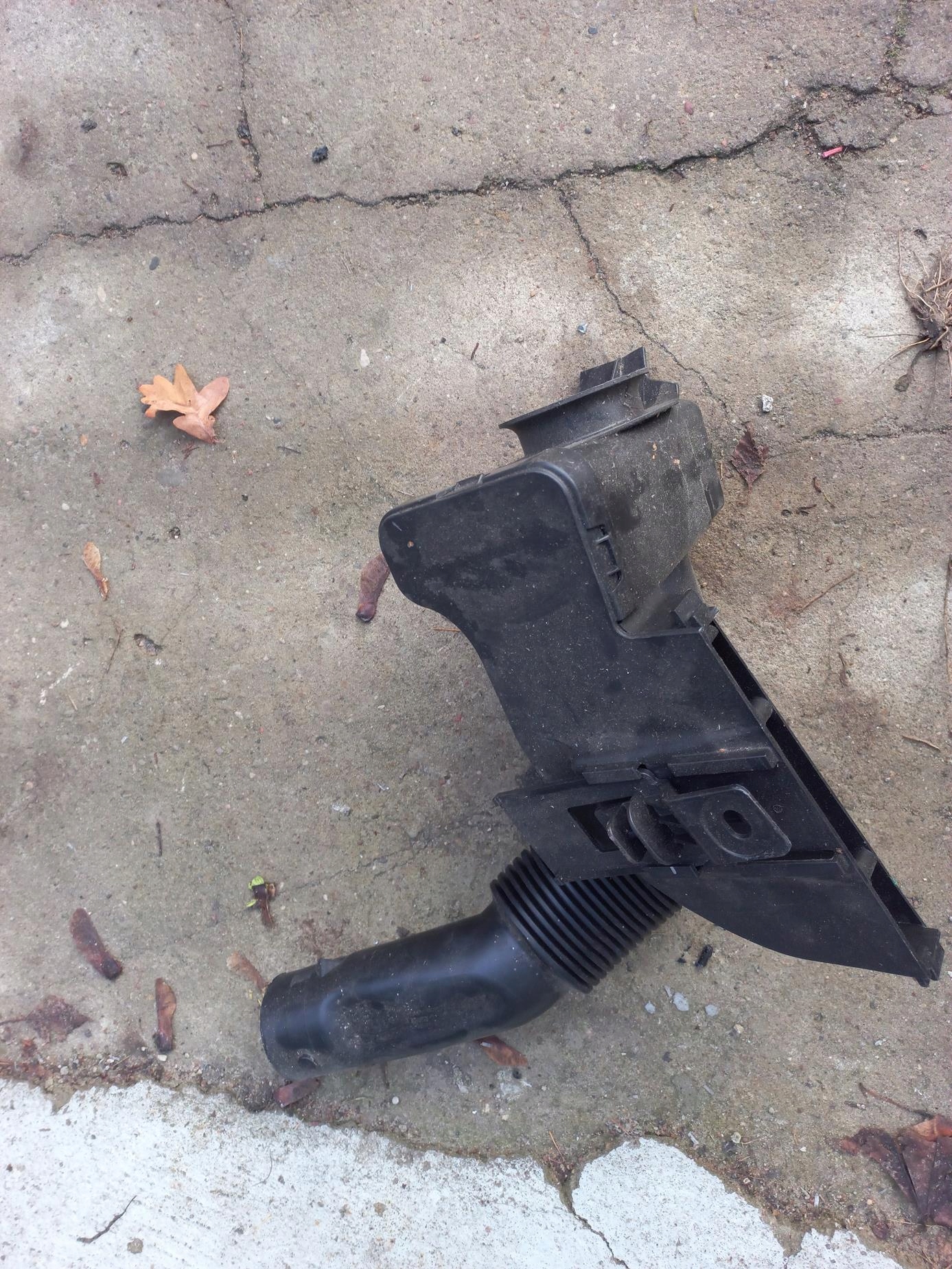 9682647680 - Впускной воздушный резонатор CITROEN C3 AIRCROSS