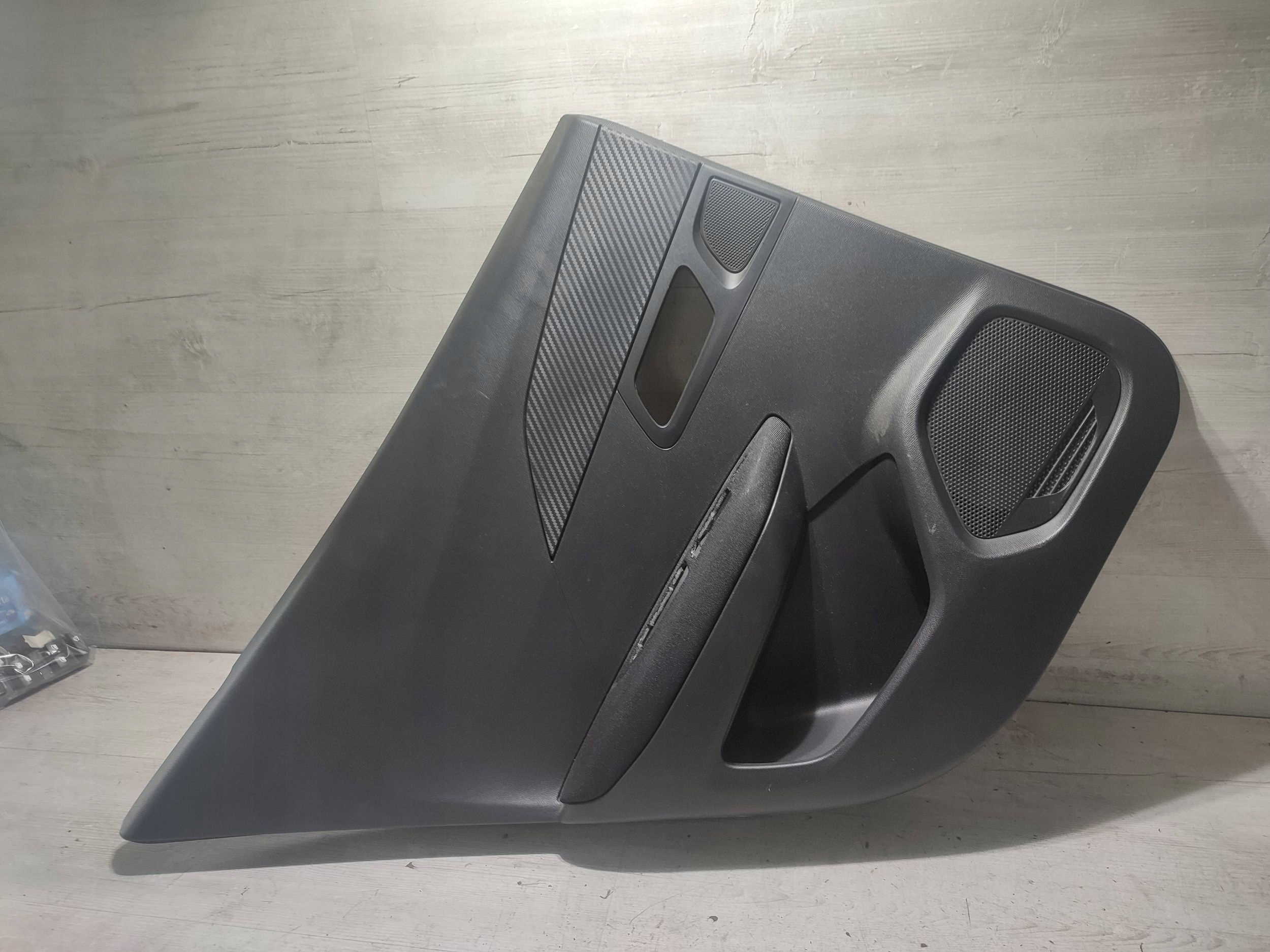 Peugeot 2008 II 2020 rear part side left side / side door tylnych