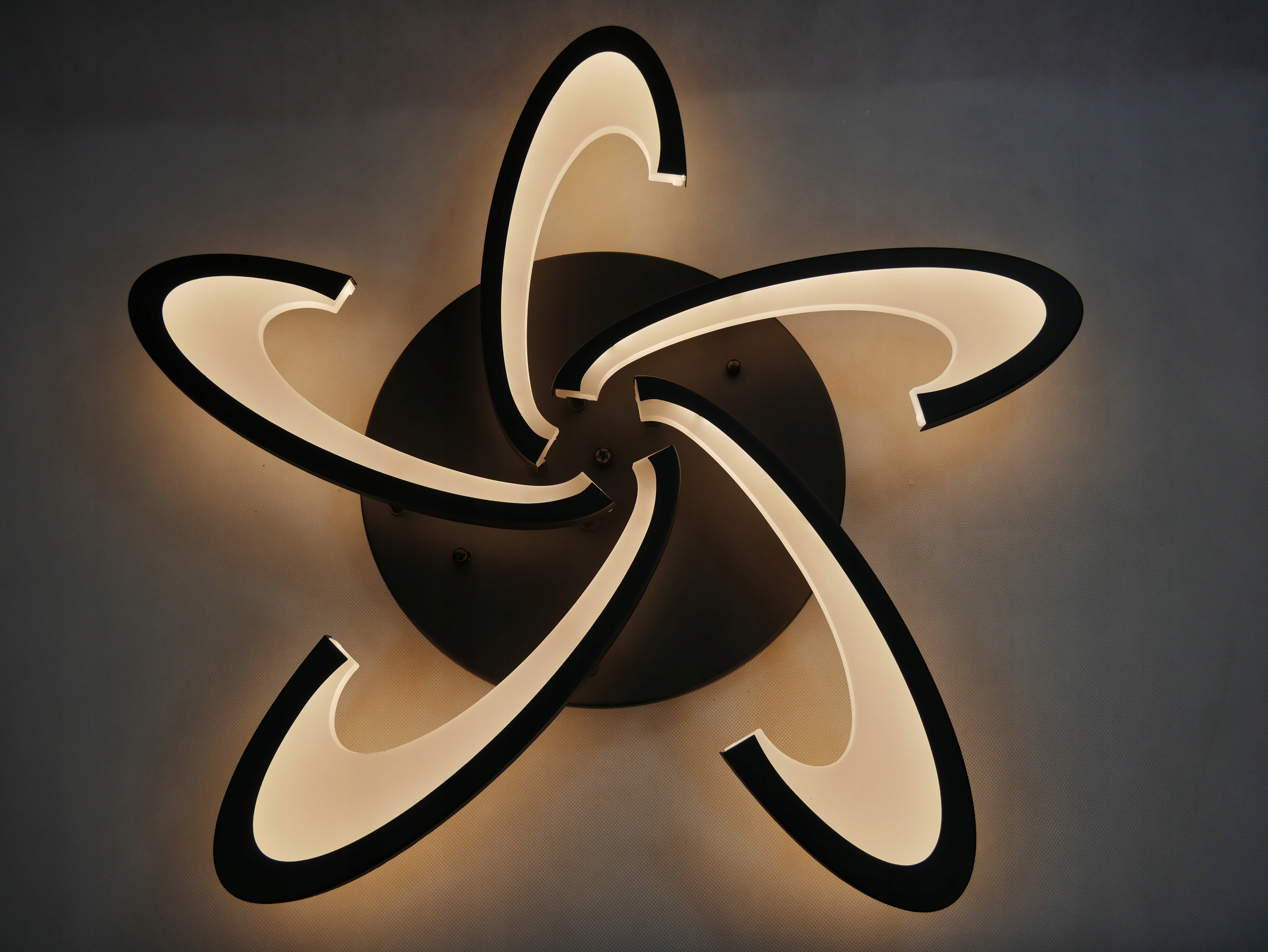 LAMPA LED LAMPA SUFITOWA PLAFON EKO LED ŻYRANDOL + Pilot Rodzaj gwintu zintegrowane źródło LED