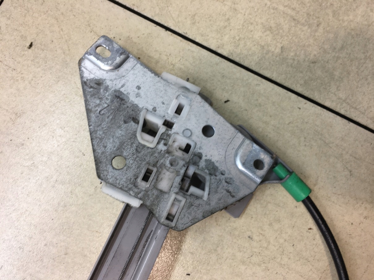 Mécanisme essuie glaces Droite Avant S40 et 2.0