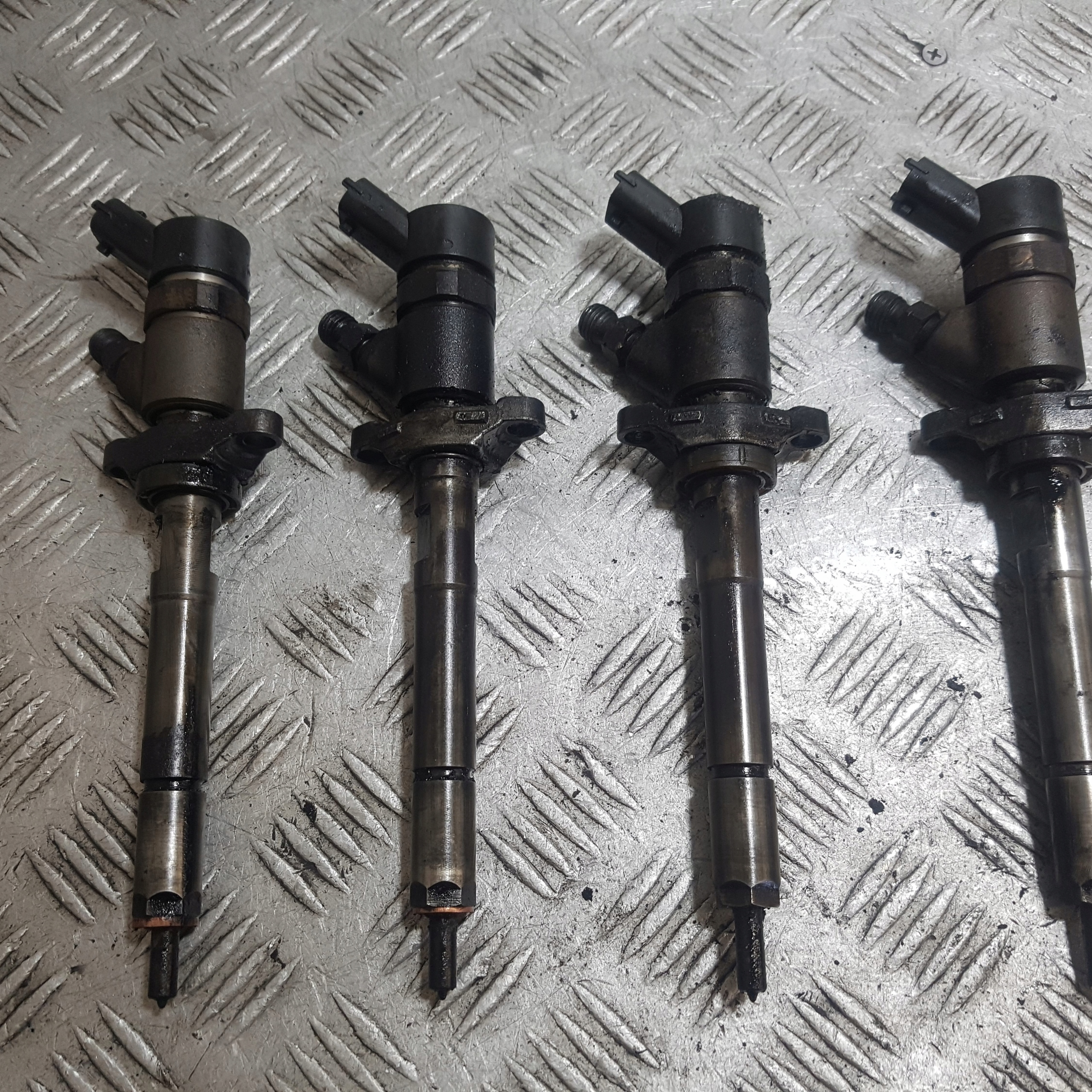 Einspritzdüse Einspritzdüse KOMPLET PEUGEOT 307 0445110188