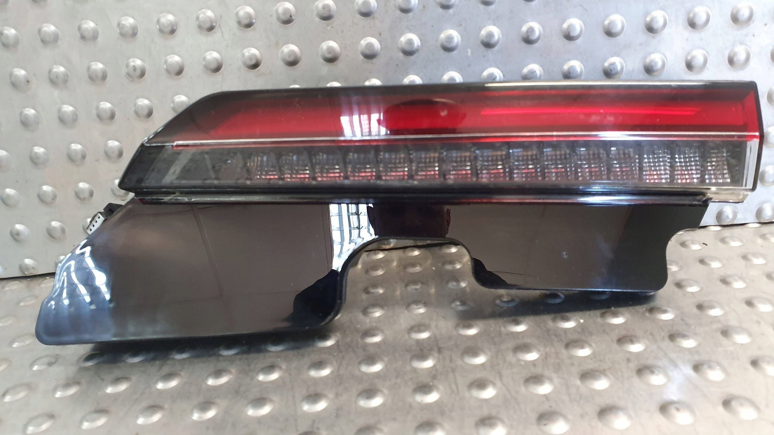 light rear part left VOLVO C40 to the bonnet 21- 32365672