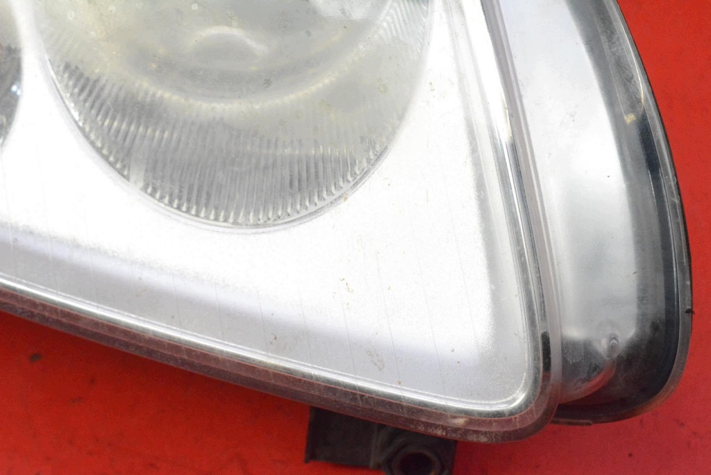 REFLEKTOR right light front EU 2K0941006B VW TOURAN 1 and 03-06