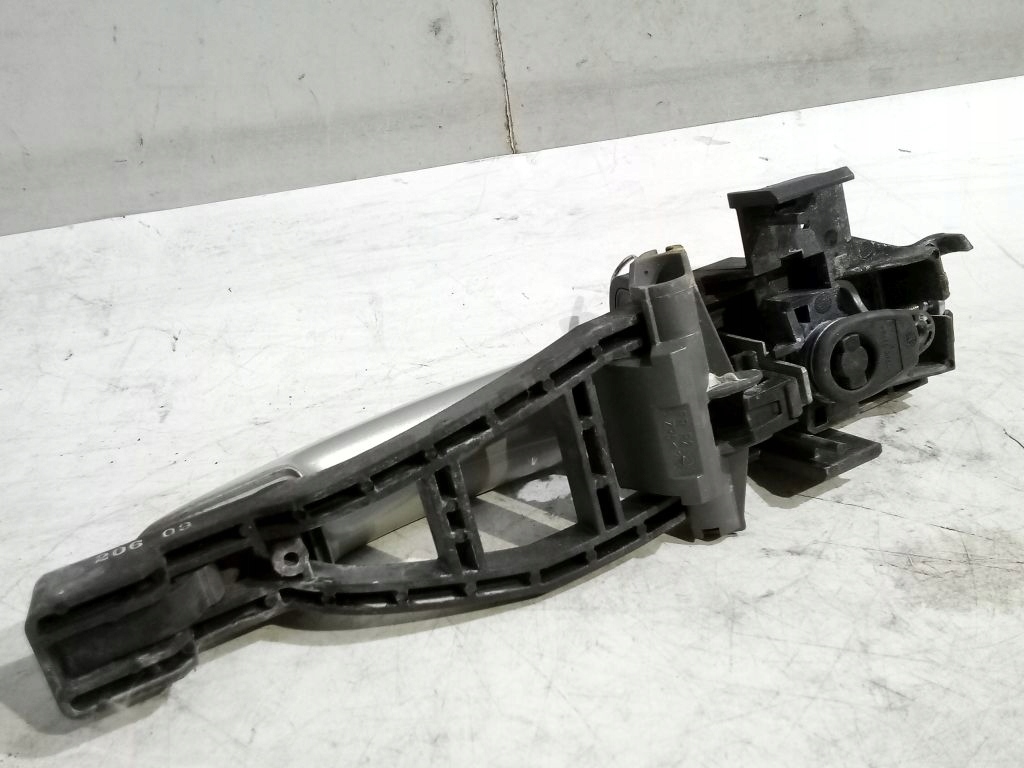 Ford Focus MK2 lift handle exterior left front key P8