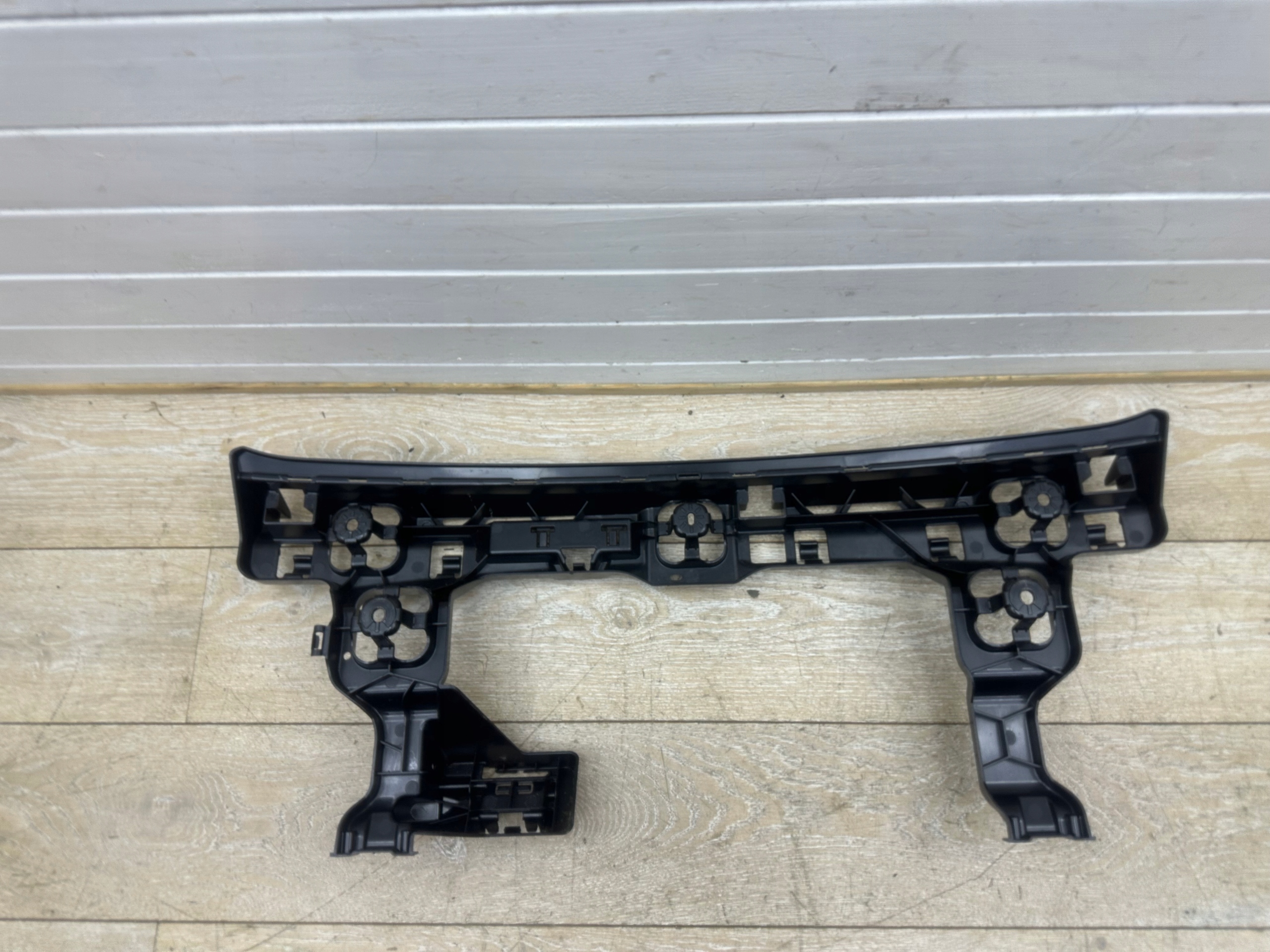 Prowadnica der Stoßstange heck mitte BMW 1 F70