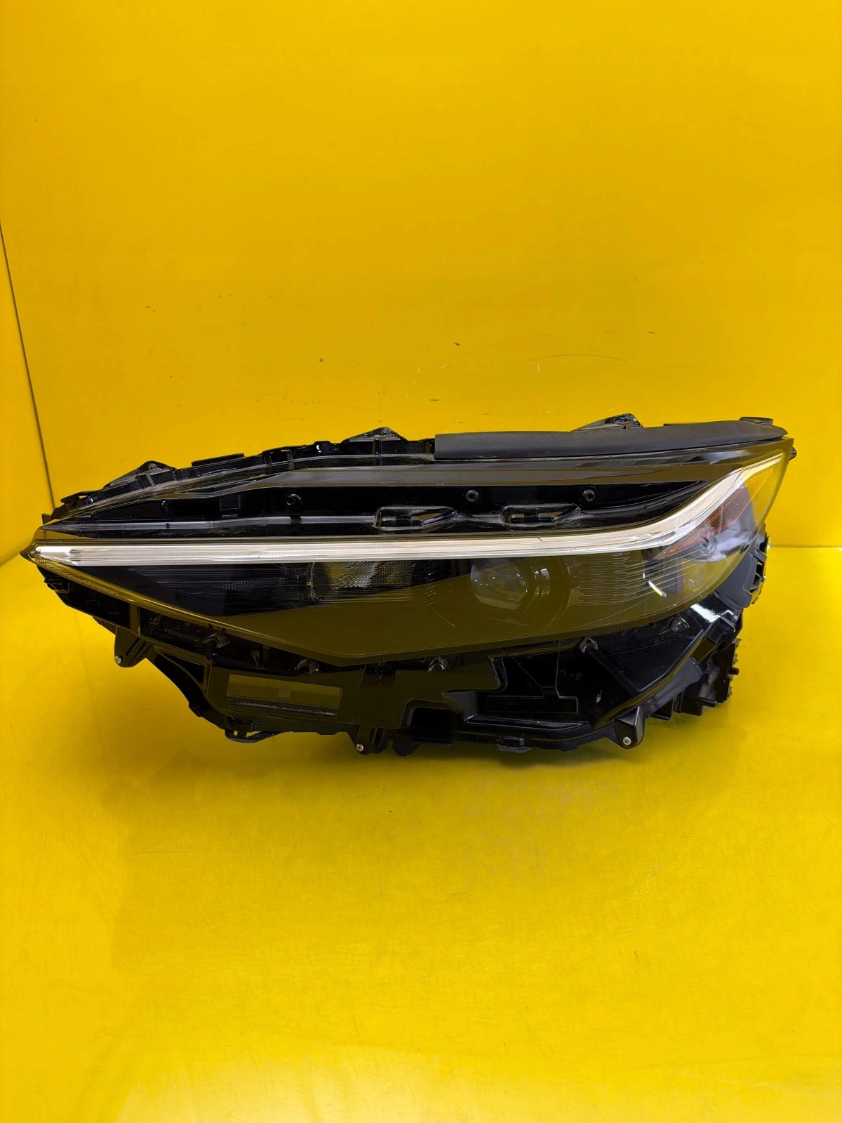 light left front Toyota BZ4X Full Led 2022