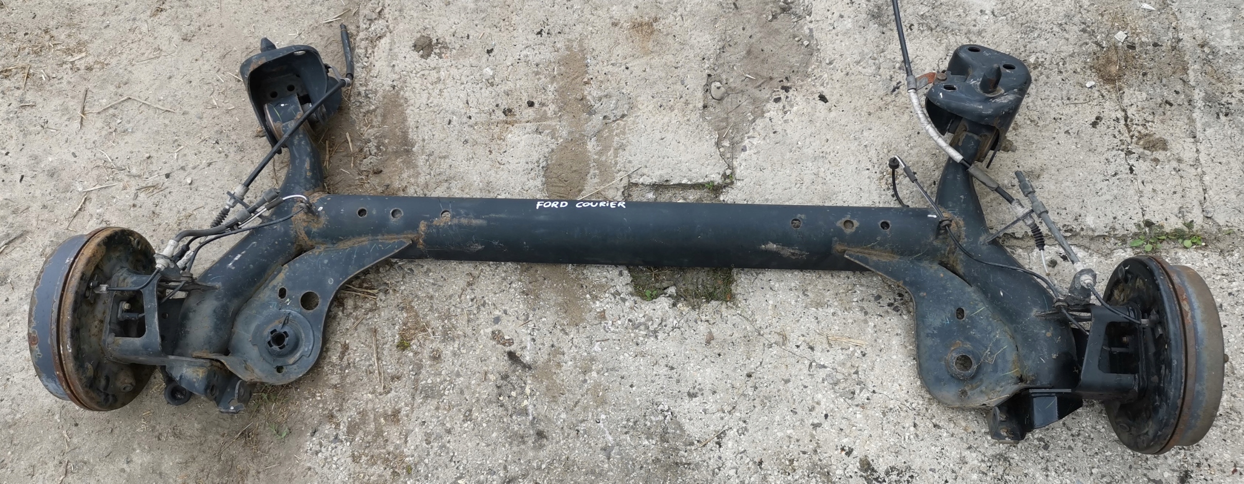 BELKA TYŁ TYLNA FORD COURIER