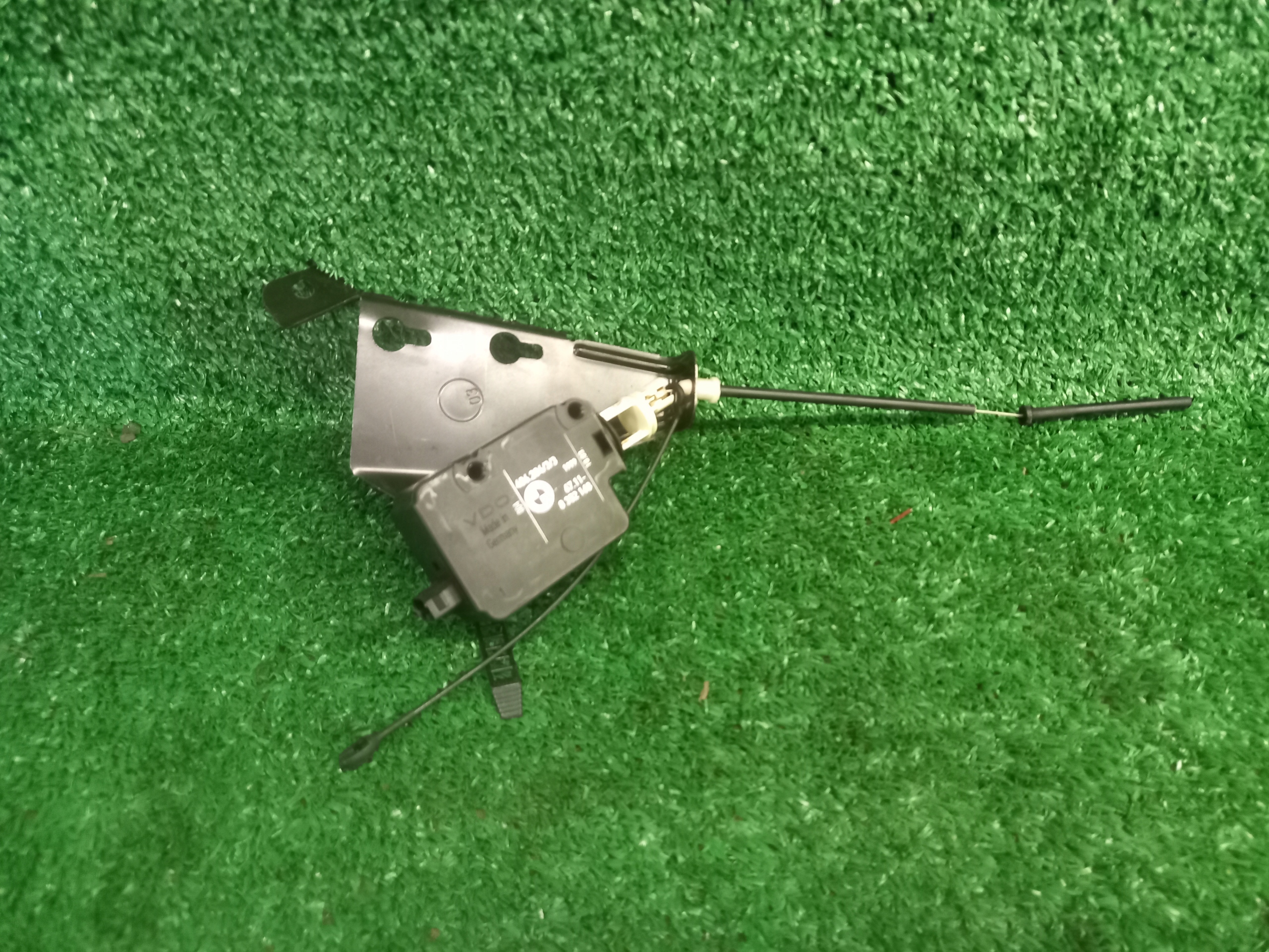 Dämpfer Klappen des Kraftstoffsbehälters BMW E39