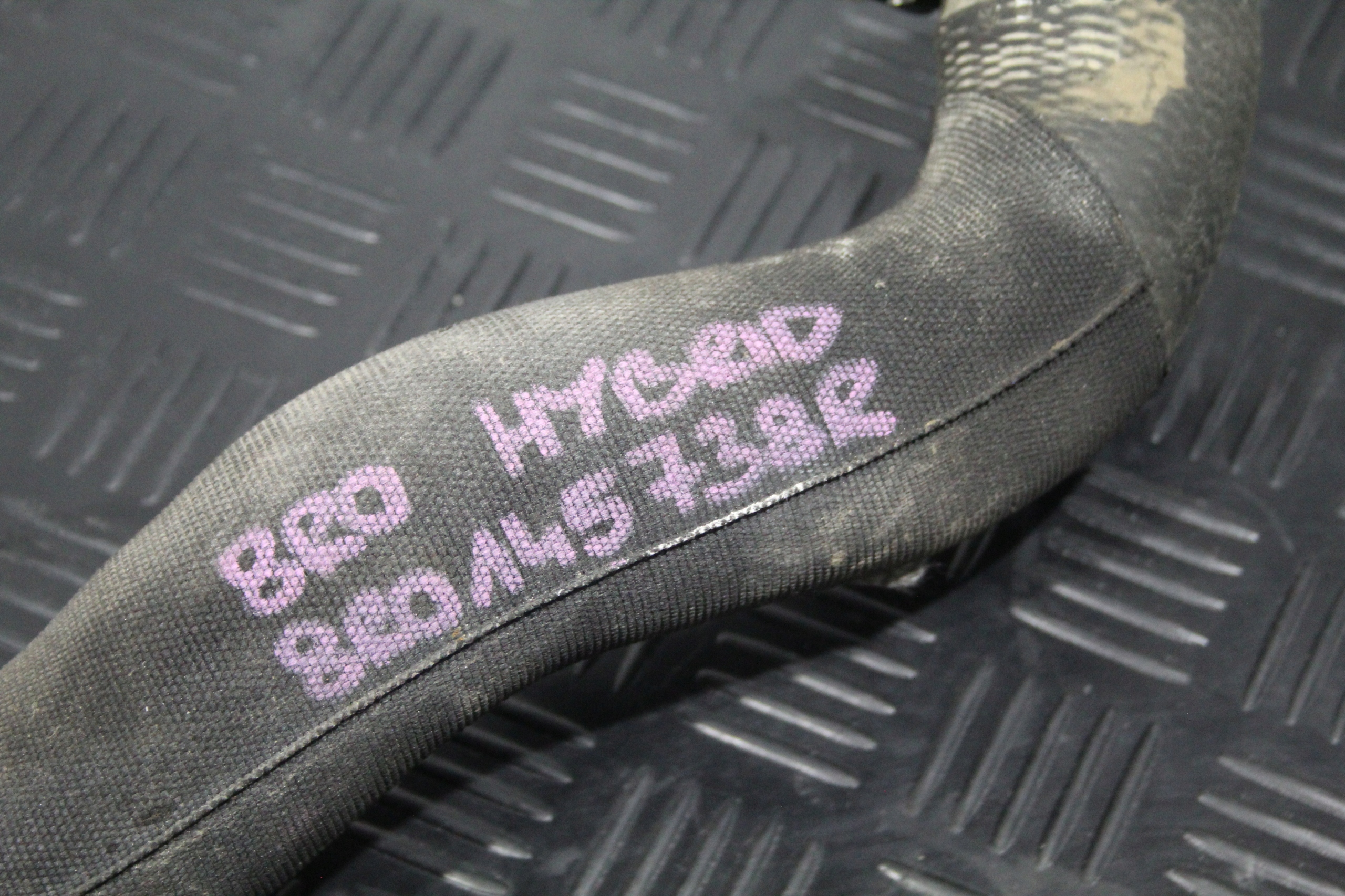 hadice vedení intercoolera AUDI Q5 8R0 8R0145738R