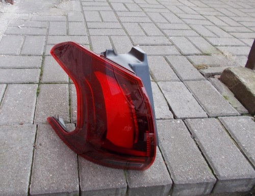 PEUGEOT 2008 LIFT LAMPA TYLNA LED LEWA ORYGINAŁ