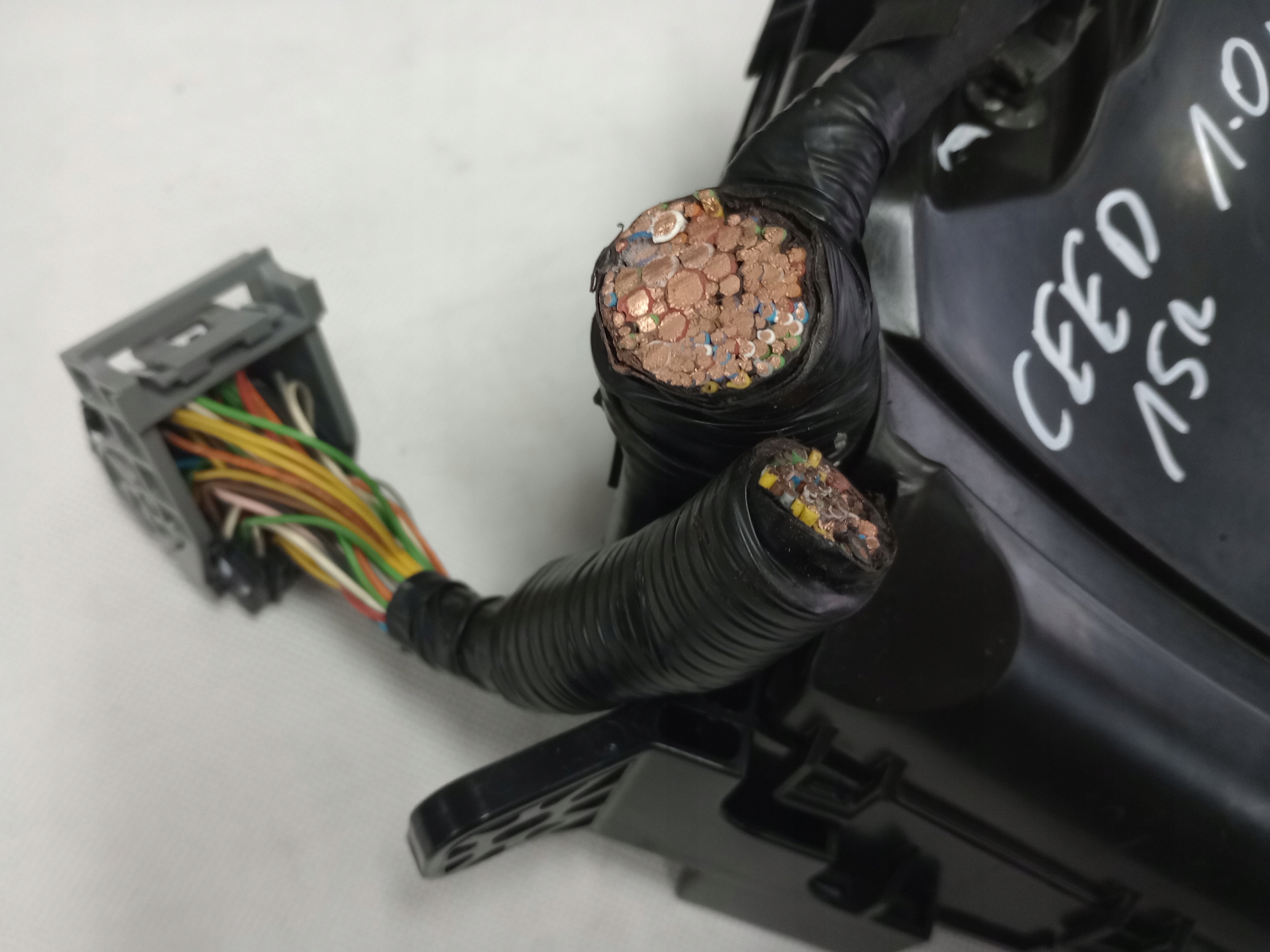 kia CEED II 1.0T 2015 коробка блок предохранителей 91332-A2510 европа