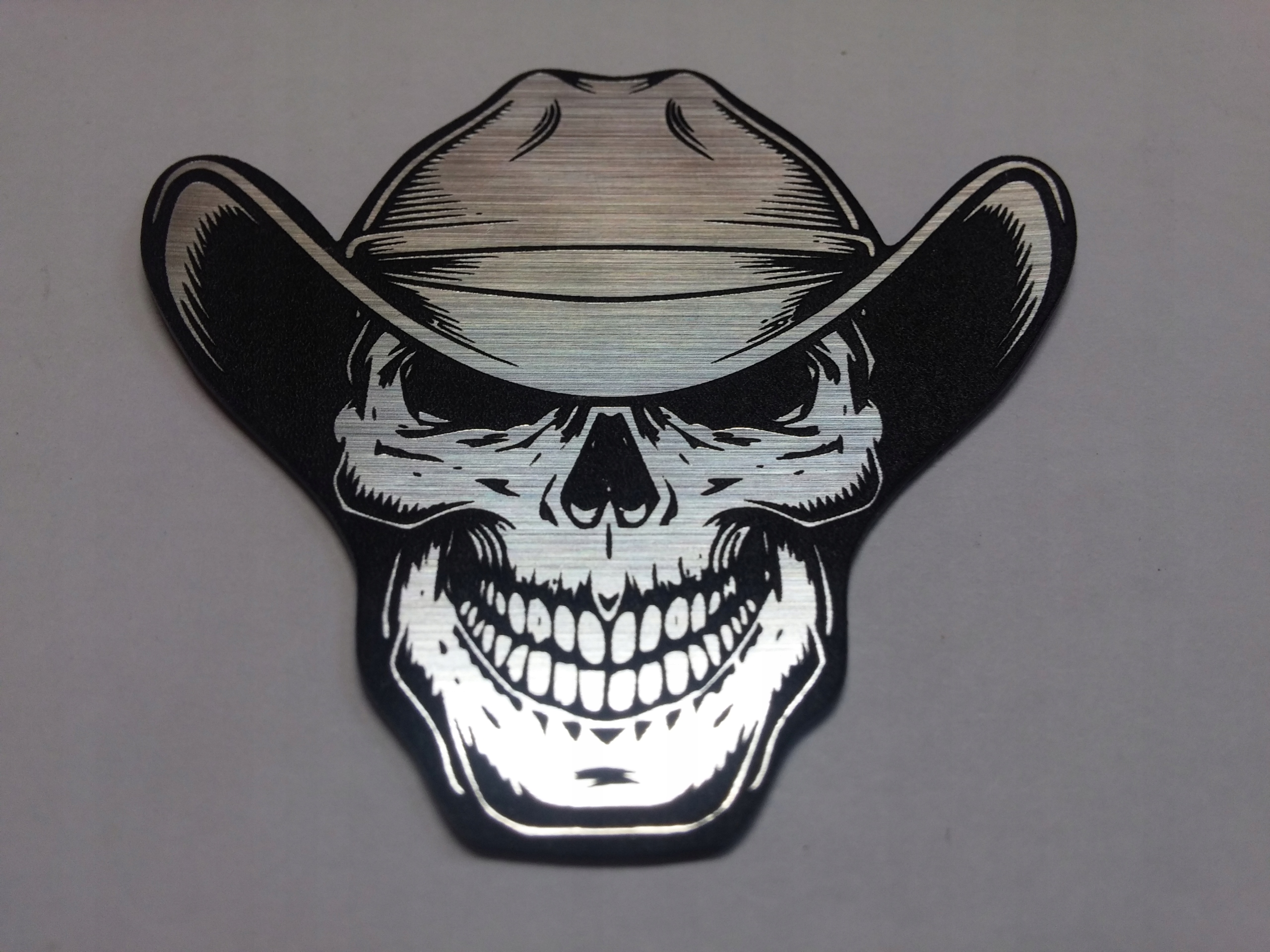 

Czacha Skull naklejka na motor 71 x 68 mm *srebrna