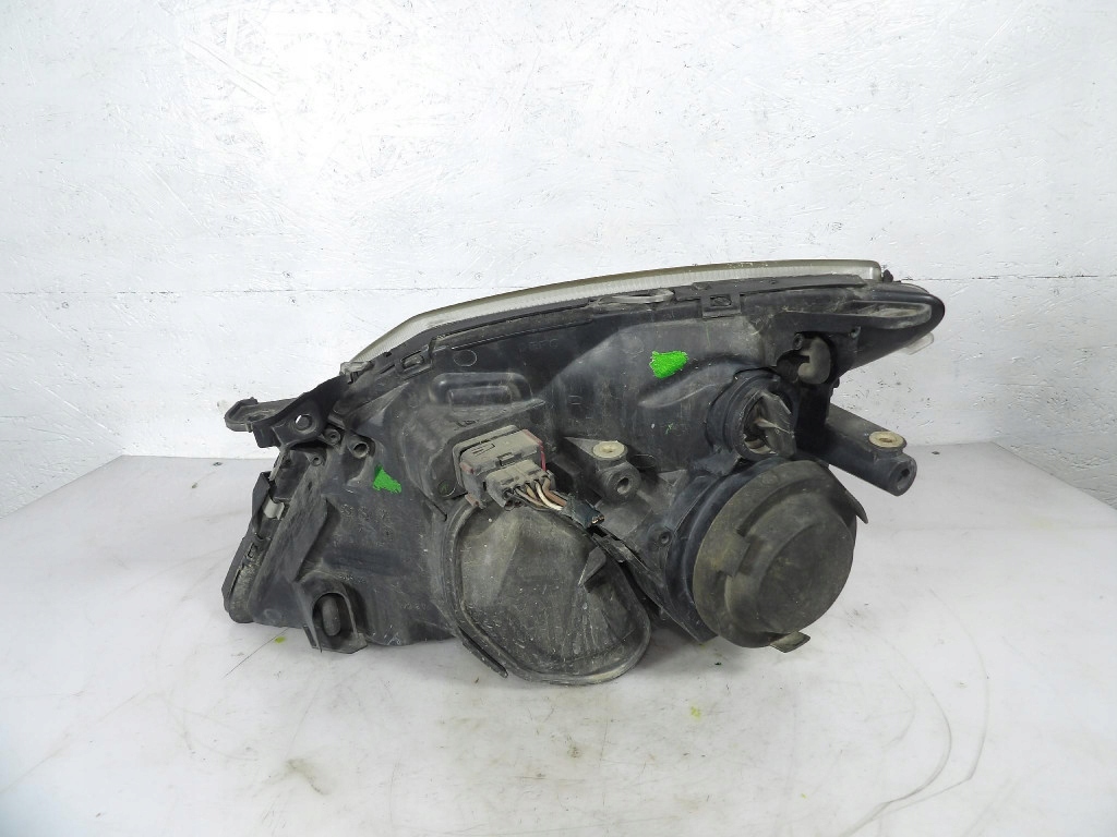 OPEL VECTRA C REFLEKTOR right 084421129R