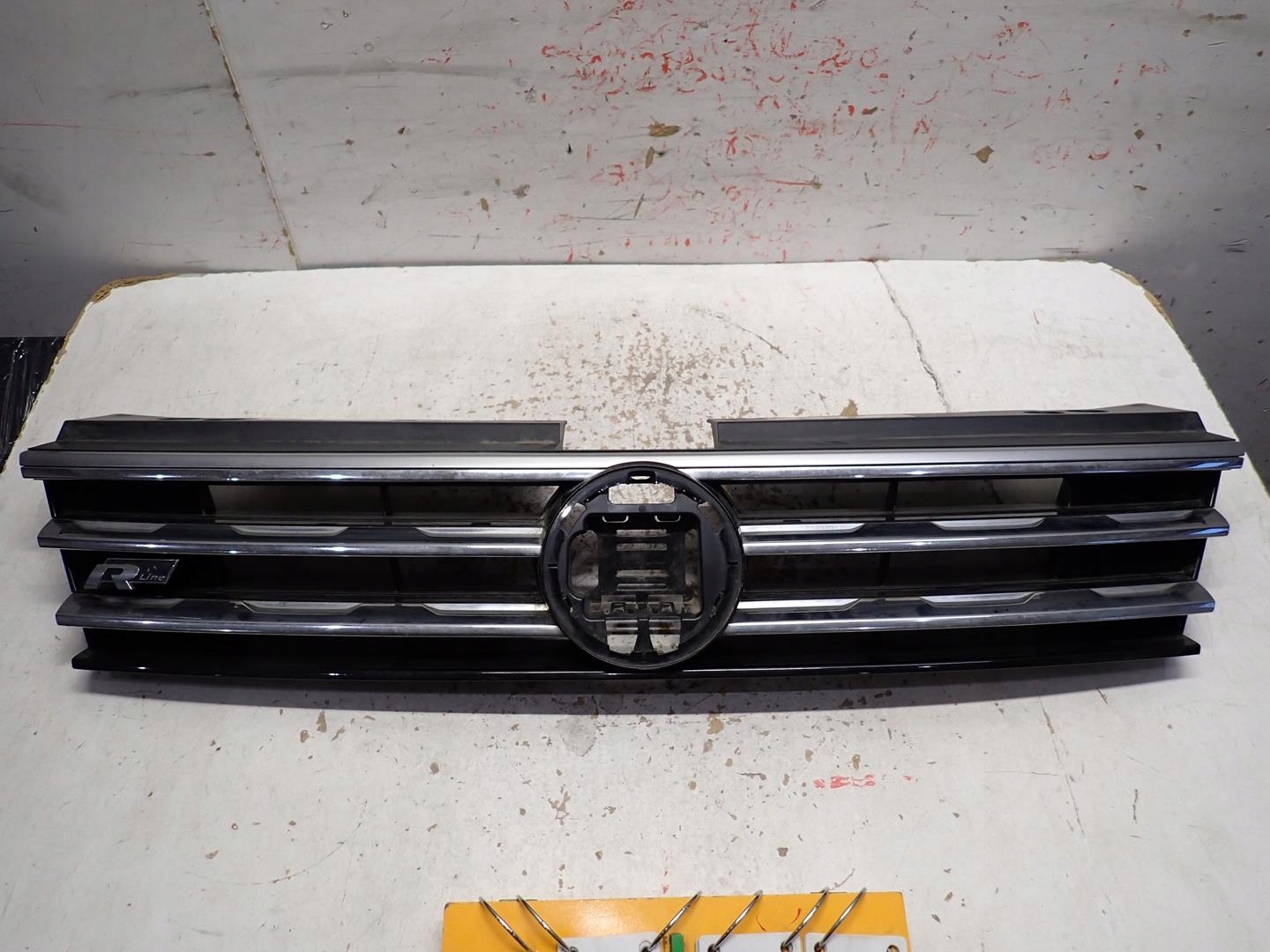 Grill VW TIGUAN II 2015-2020 5NA853653