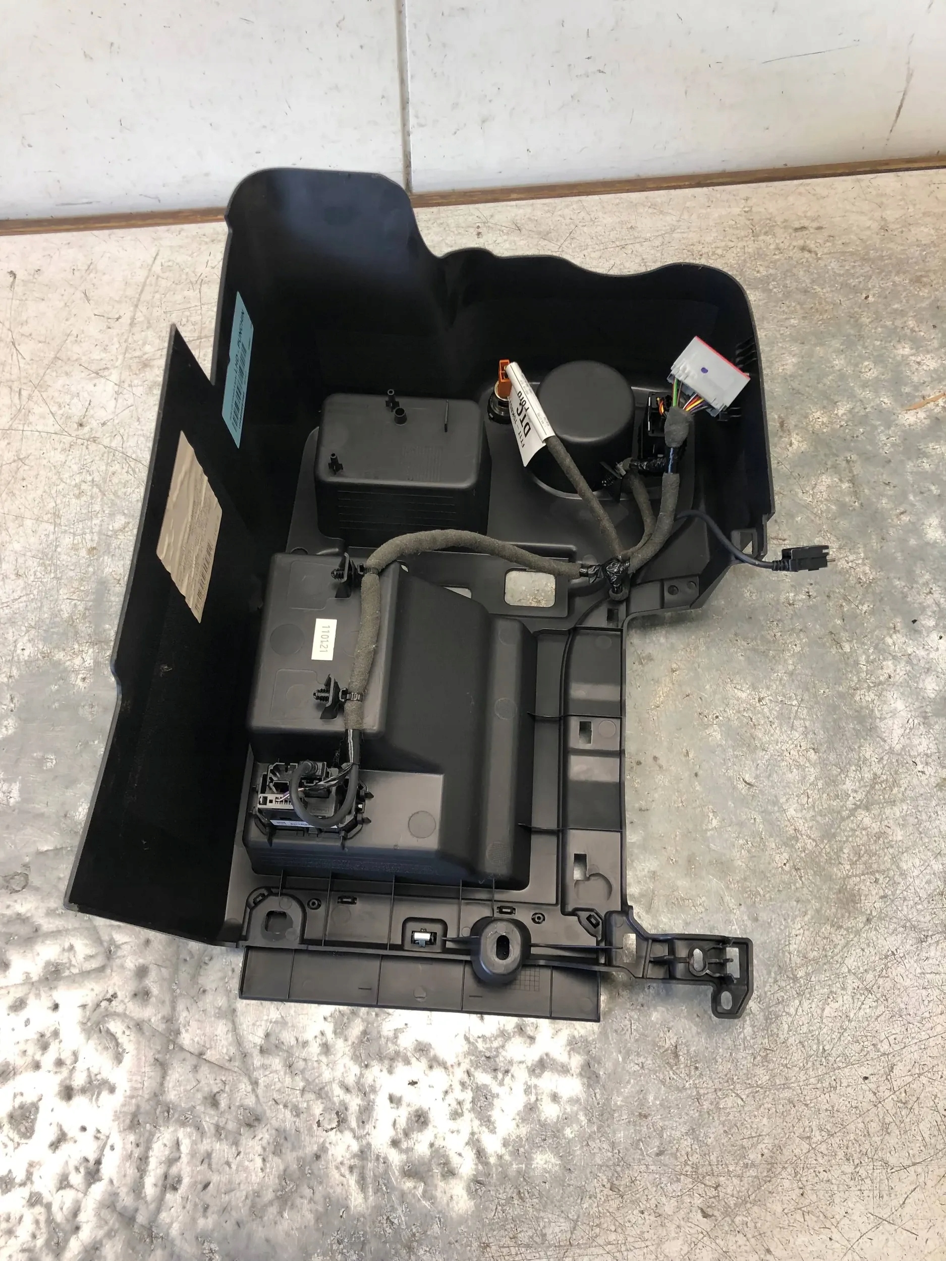 TUNEL mitte FORD TRANSIT CONNECT MK2 LIFT DT11-V045B55-DEW