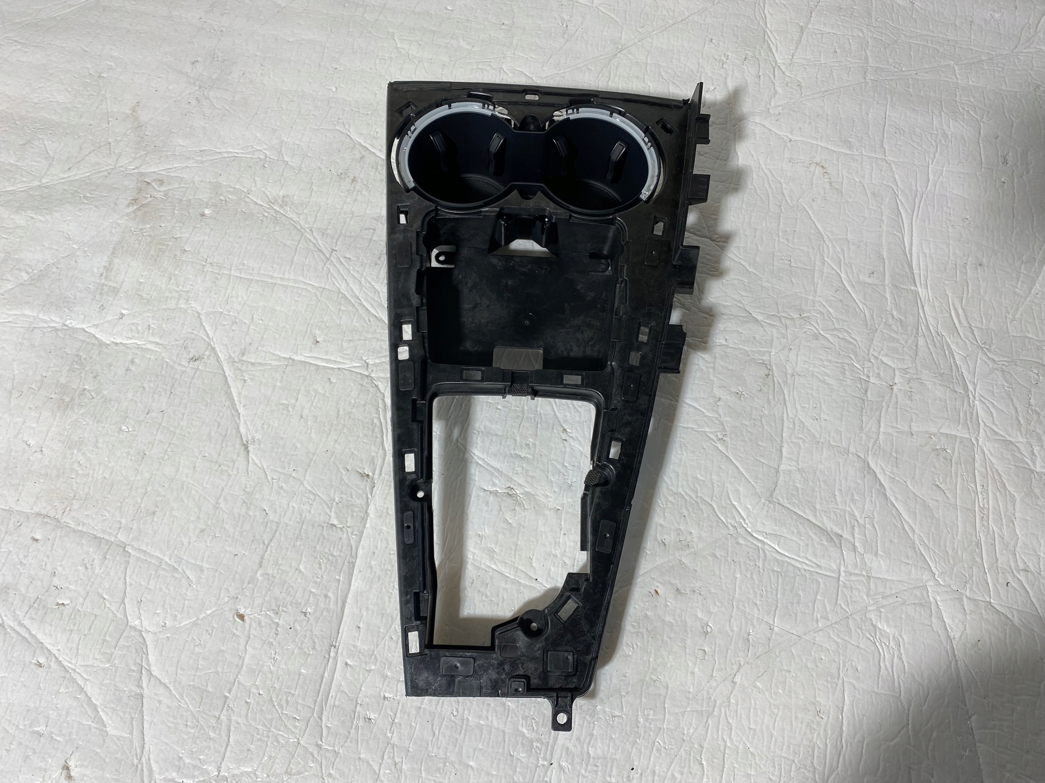 AUDI A4 B9 PANEL ŚRODKOWY 8W1864261C