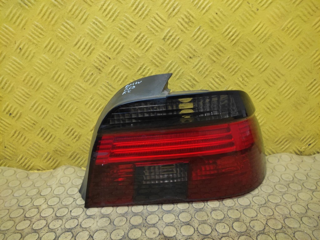 BMW E39 light right rear part