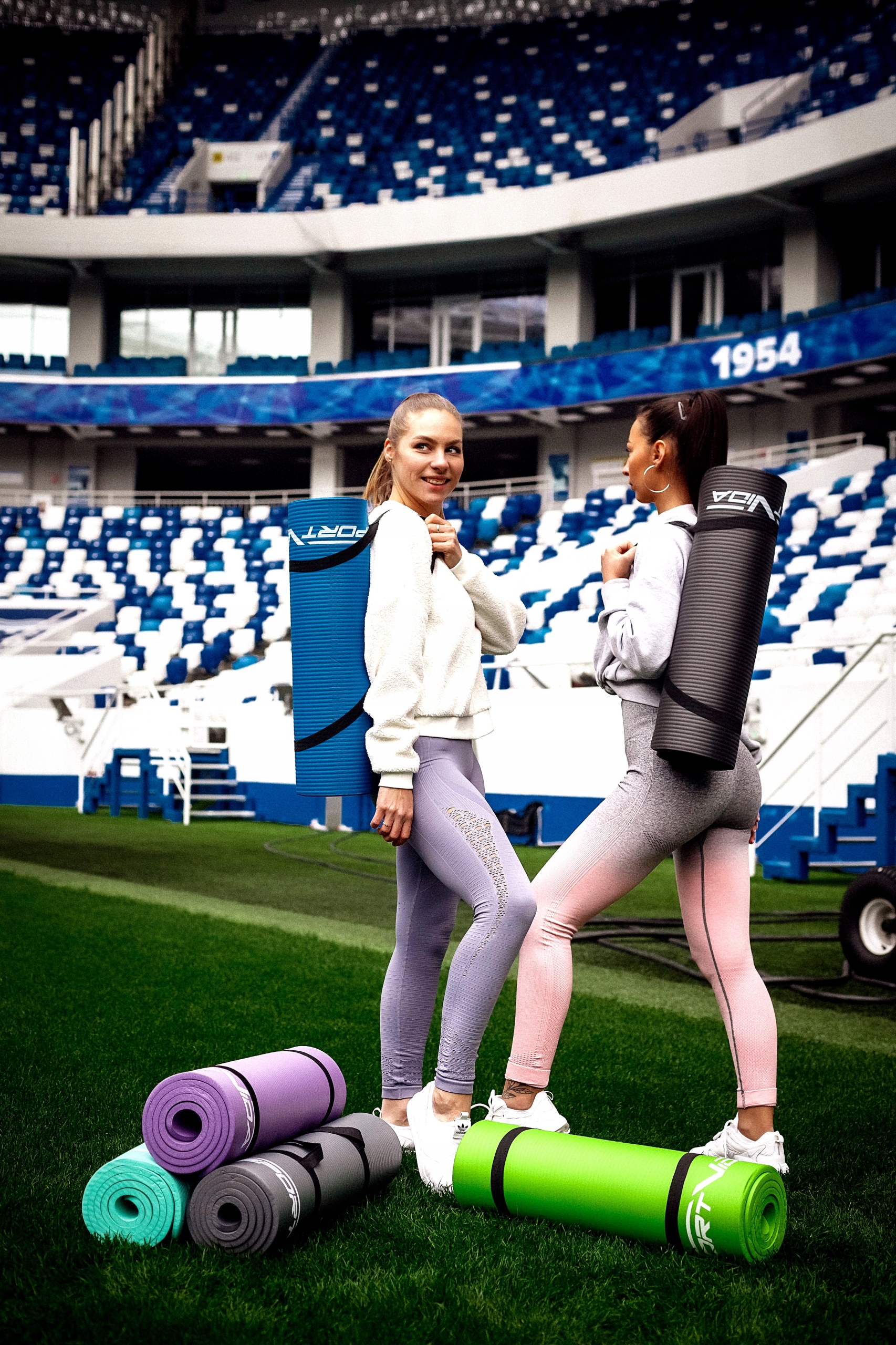 MATA DO ĆWICZEŃ FITNESS JOGI REHABILITACJA NBR 1,5 CM SPORTVIDA Grubość 1.5 cm