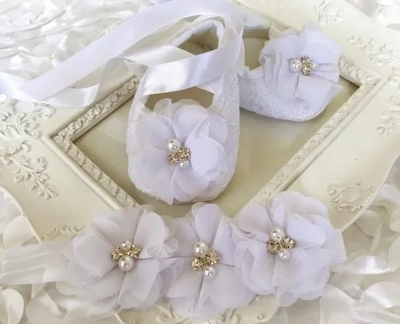 BUTY BUCIKI 9,5 10 cm R. 16 17 OPASKA kwiatki chrzest Rozmiar (new) 17