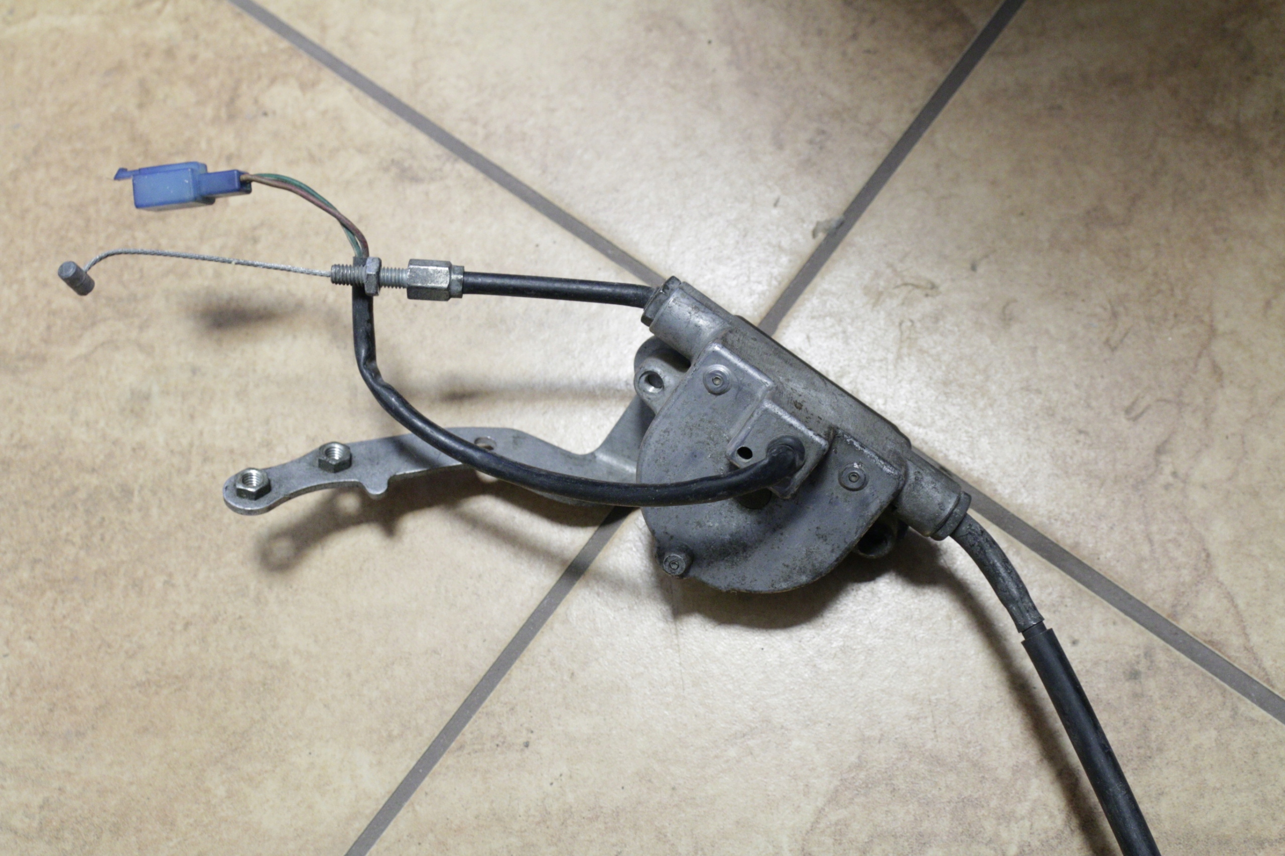 Honda Goldwing GL1800 Przełącznik kasowania tempom Numer katalogowy części 35360-MCA-A01