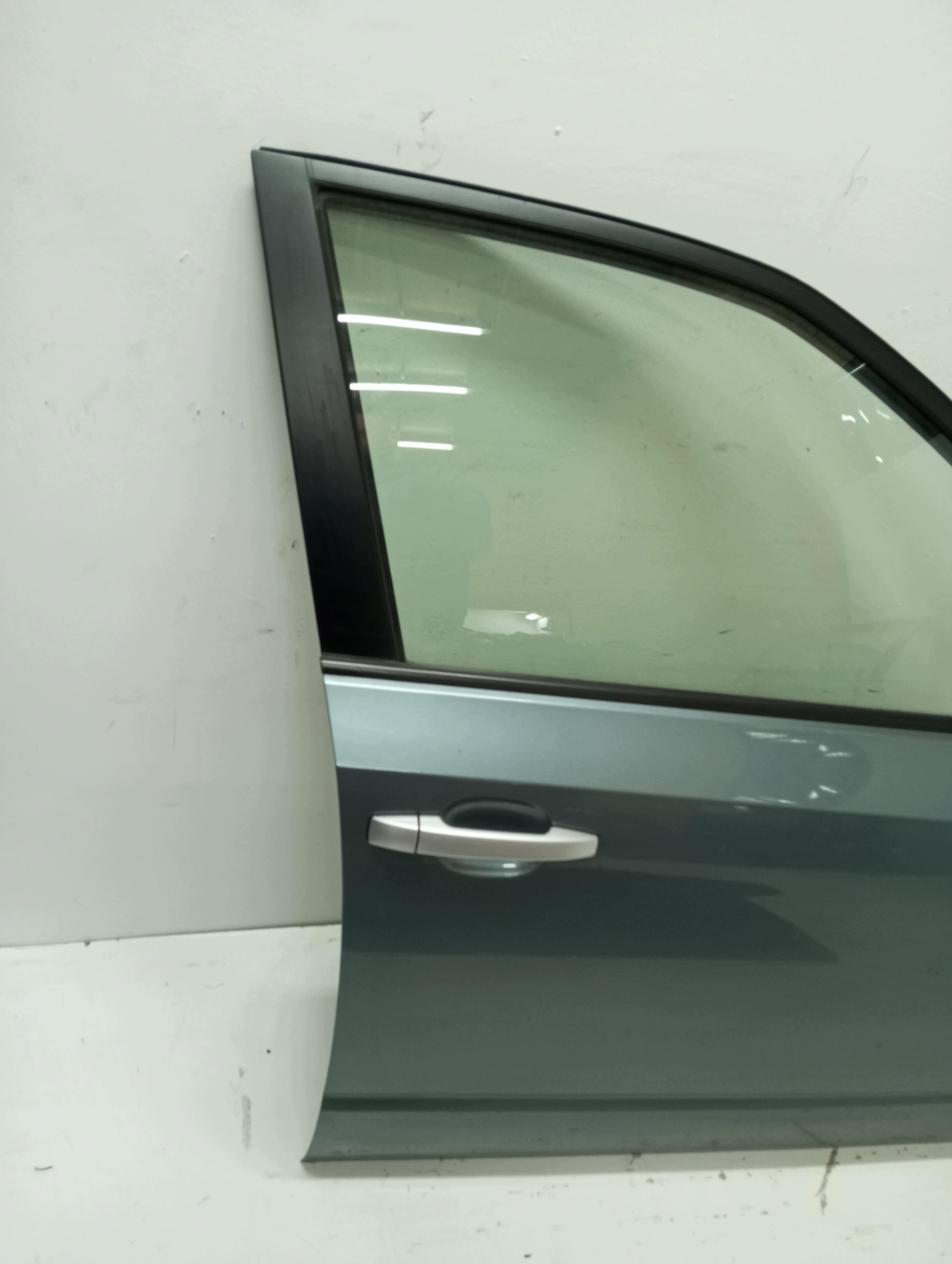 door right front SUBARU FORESTER 10R