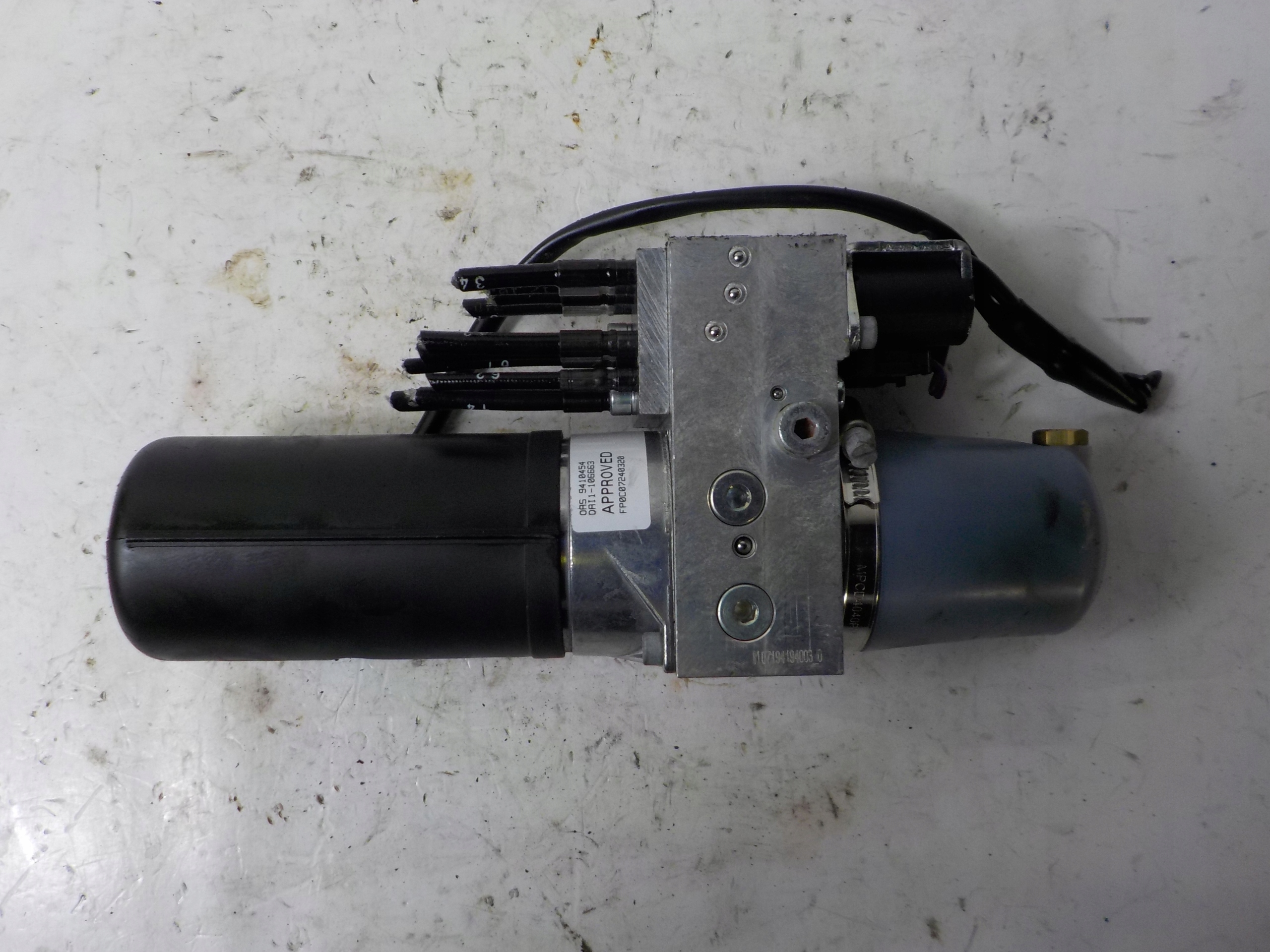 FORD FOCUS II MK2 KABRIOLET CABRIO POMPA DACHU Numer katalogowy części 9410454