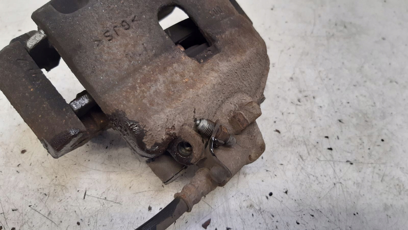 caliper front front right left Opel Corsa E 1,4