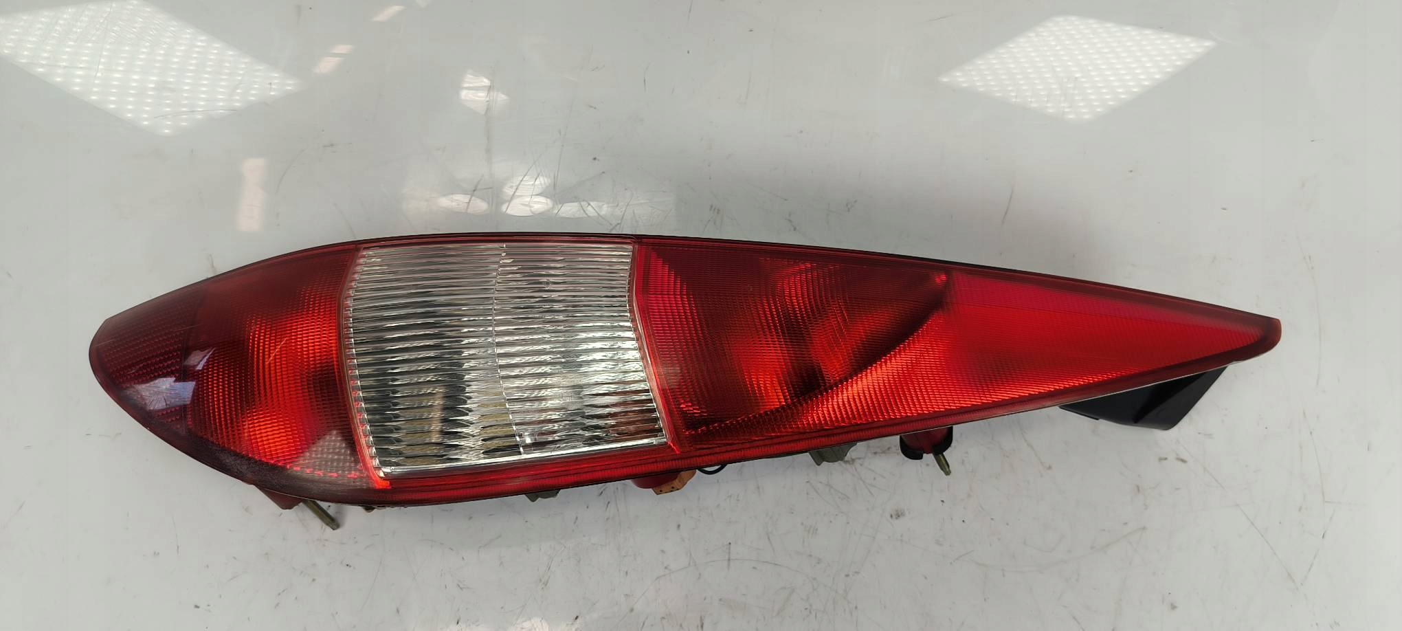 light right rear part FORD MONDEO MK3