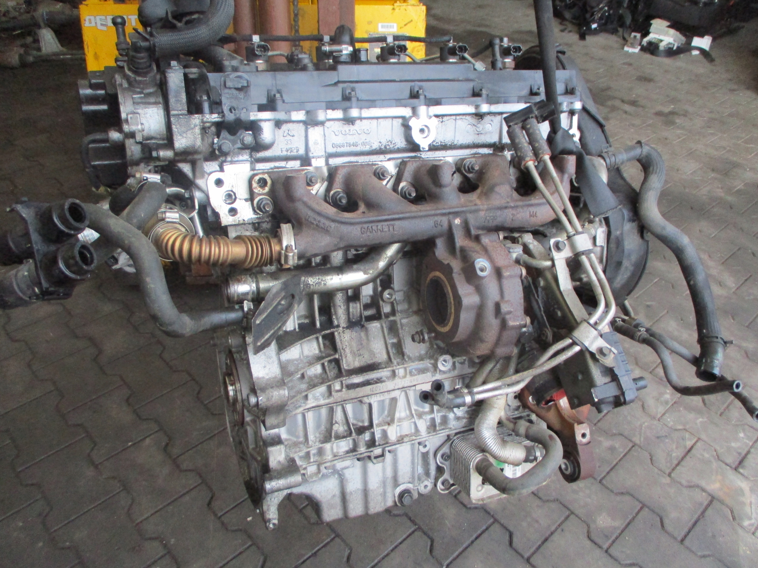 volvo XC60 2.4d 163KM 2008- двигатель комплектный D5244T