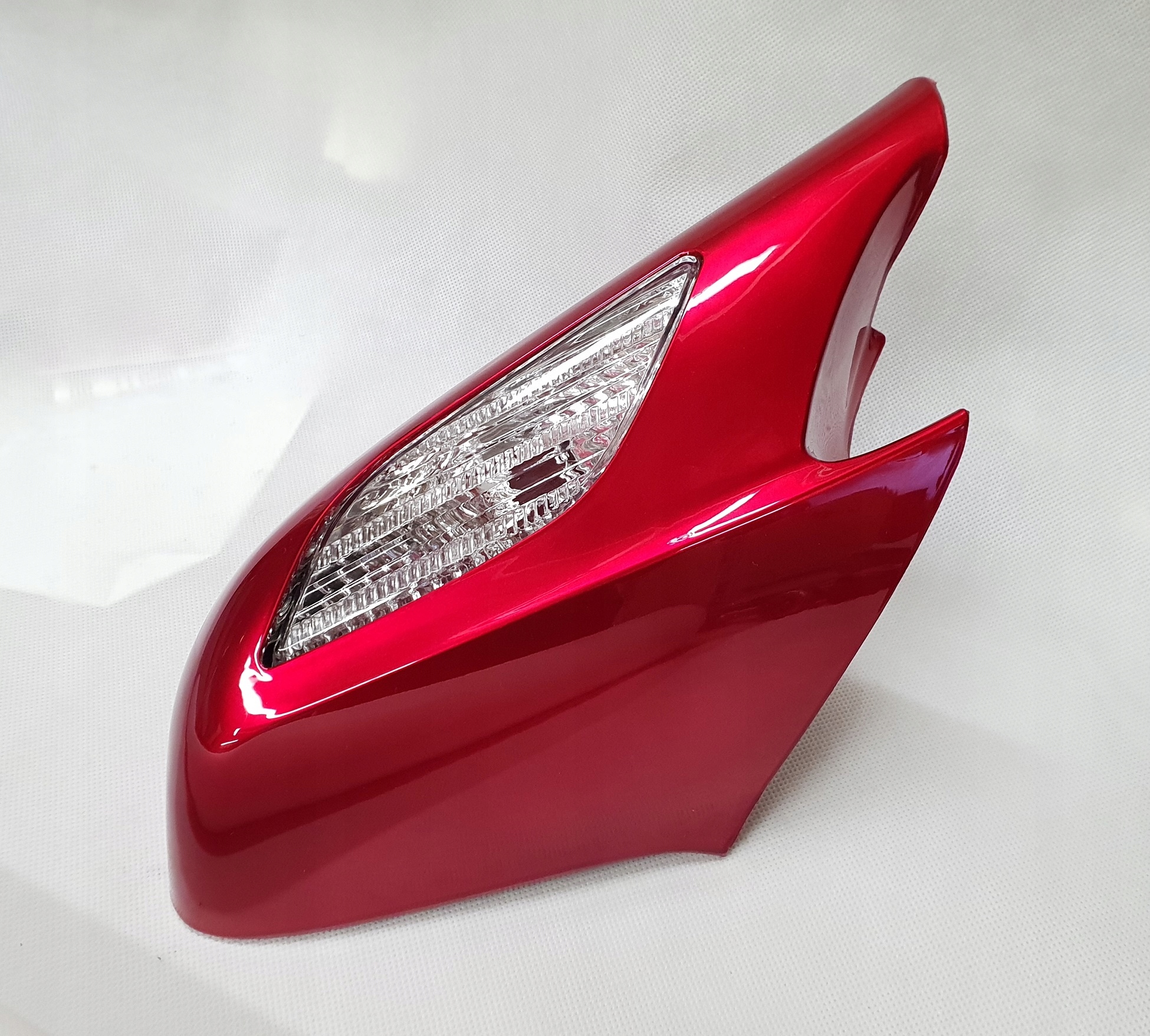 LUSTERKO OBUDOWA LUSTERKA LEWA HONDA ST 1300 02- Strona zabudowy lewa