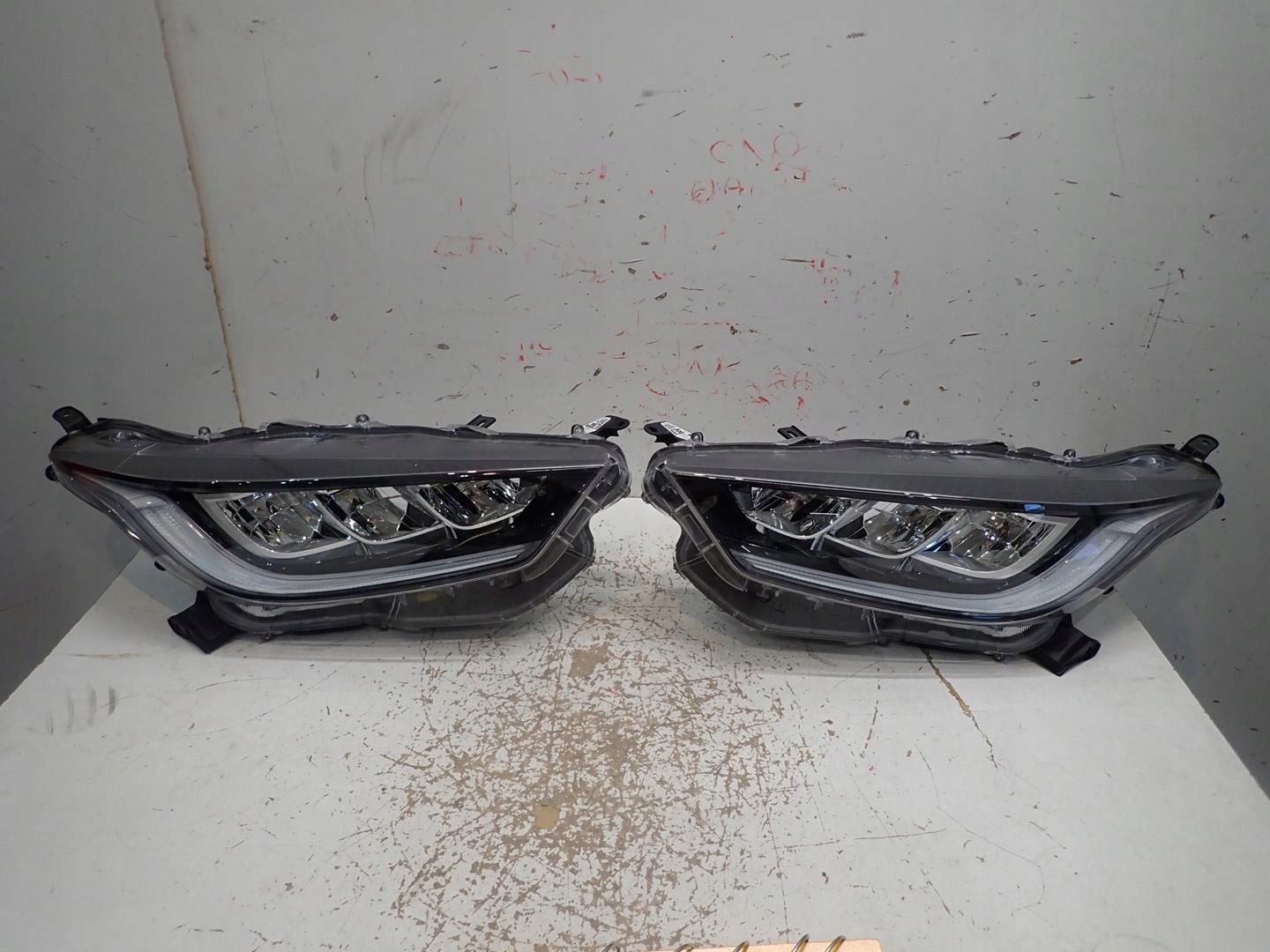 light front left TOYOTA IARIS IV 2020- FULL LED