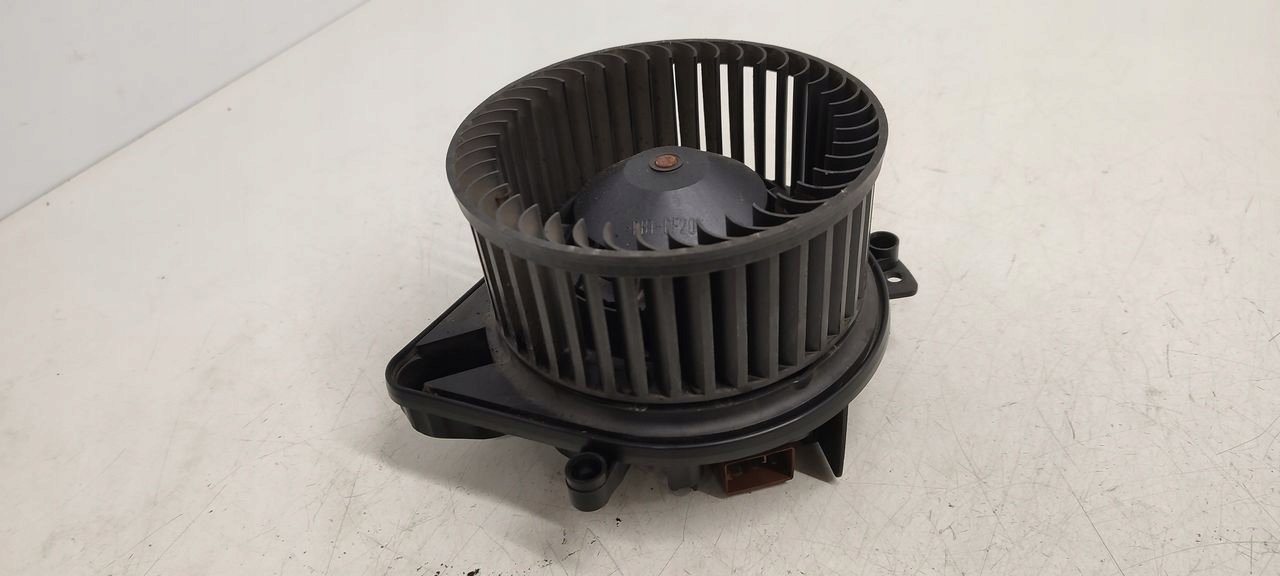 tOPENÍ ventilátor klími Audi A4 B6 2,4 V6